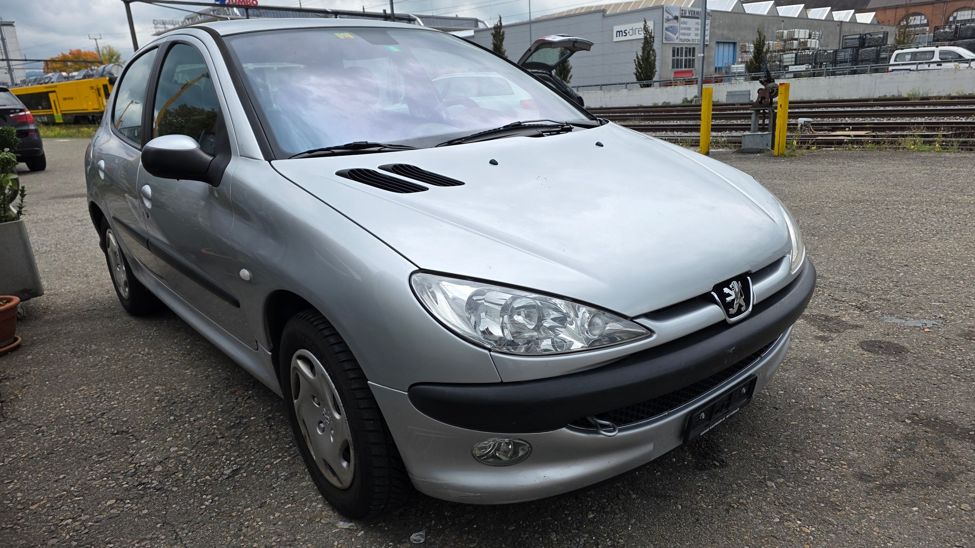 PEUGEOT 206 1.6 16V Quiksilver-image-2