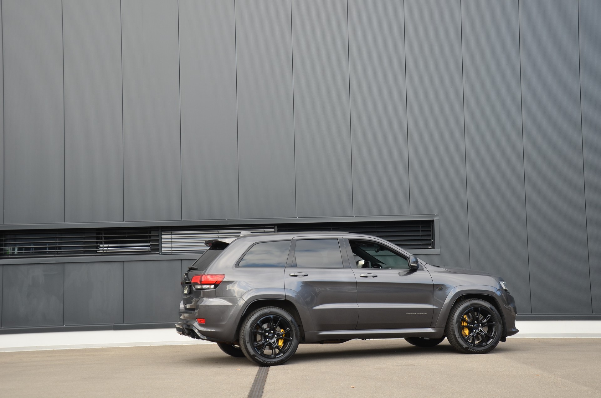 JEEP Grand Cherokee 6.2 V8 HEMI Trackhawk Automatic-image-3