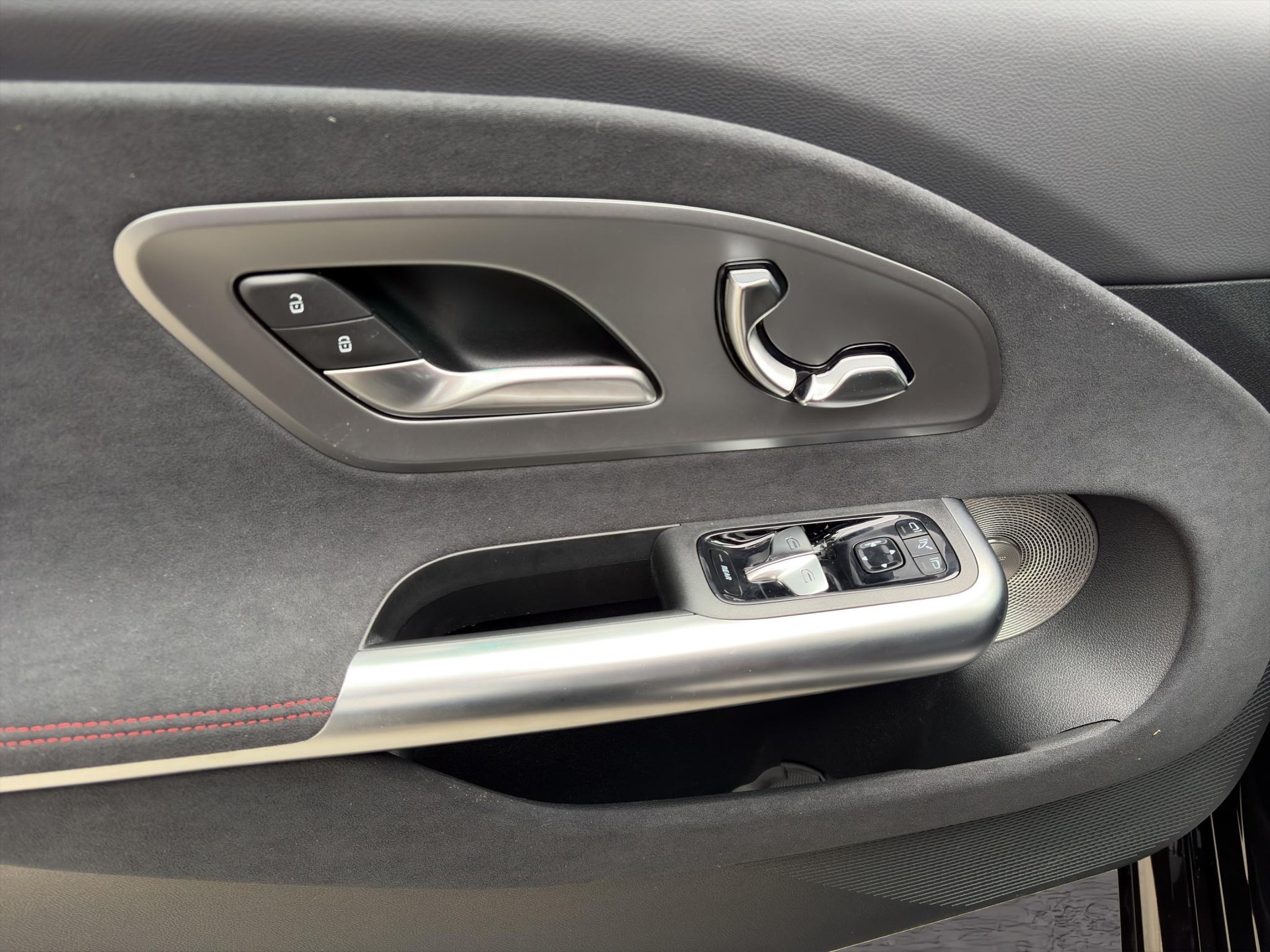 MERCEDES-BENZ CLA 350 AMG Line 4matic-image-8