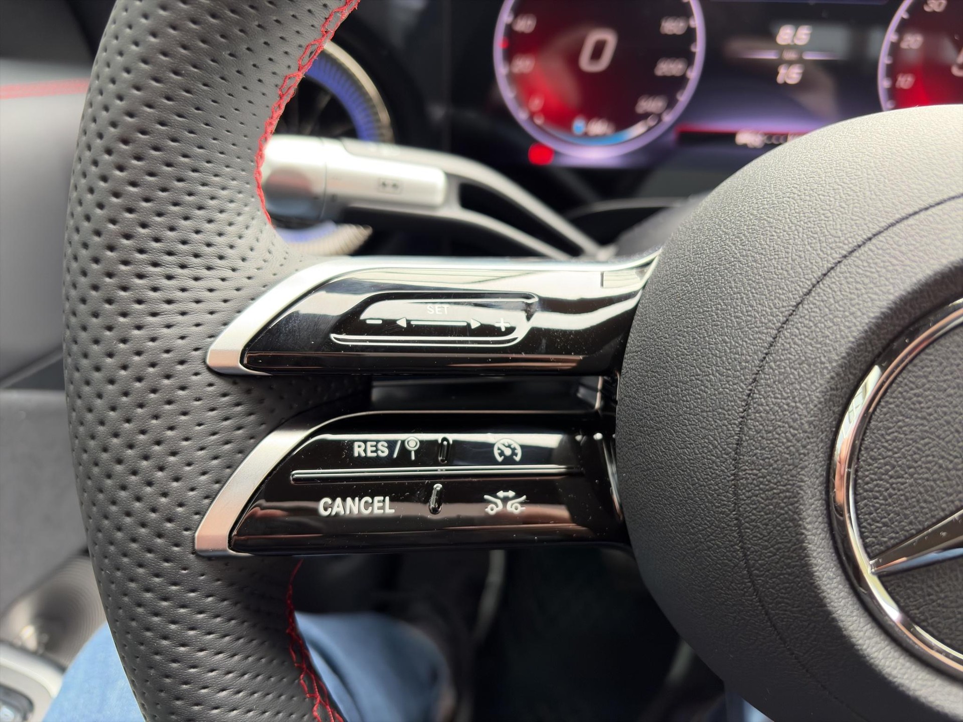 MERCEDES-BENZ CLA 350 AMG Line 4matic-image-12