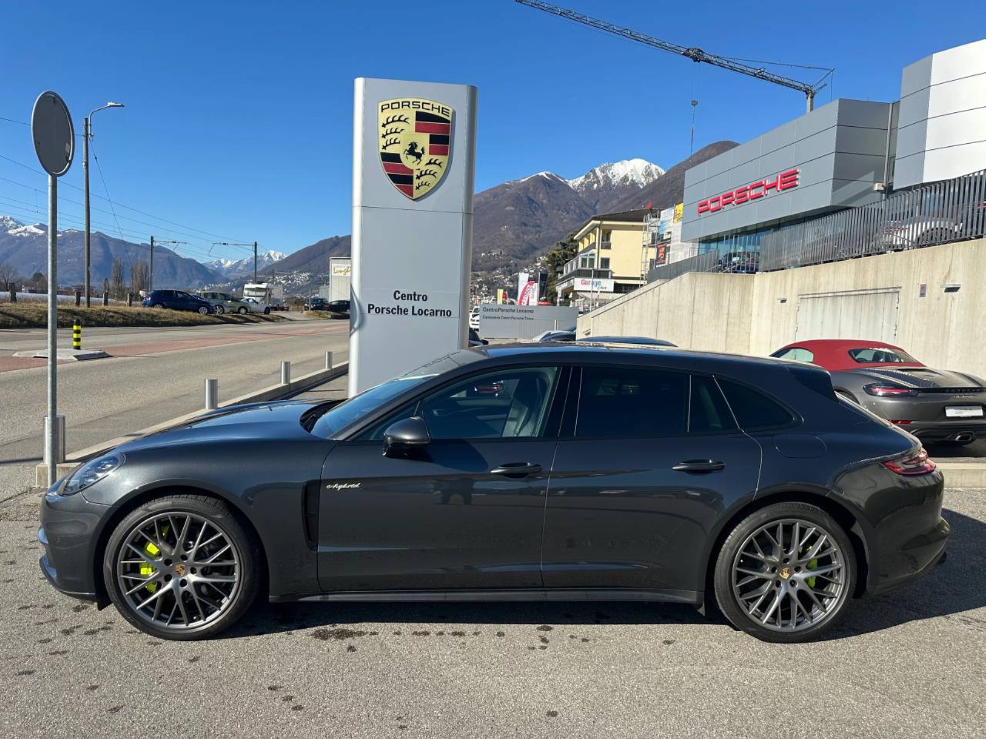 PORSCHE Panamera 4 E-Hybrid Sport Turismo-showroom-element-1
