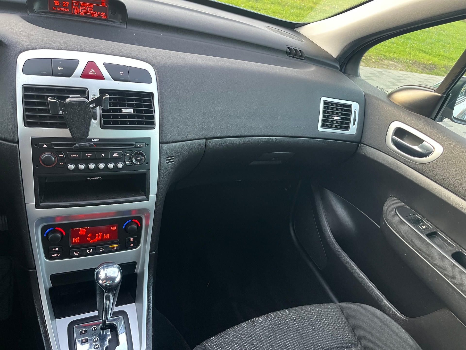 PEUGEOT 307 SW 2.0 16V XS-image-12