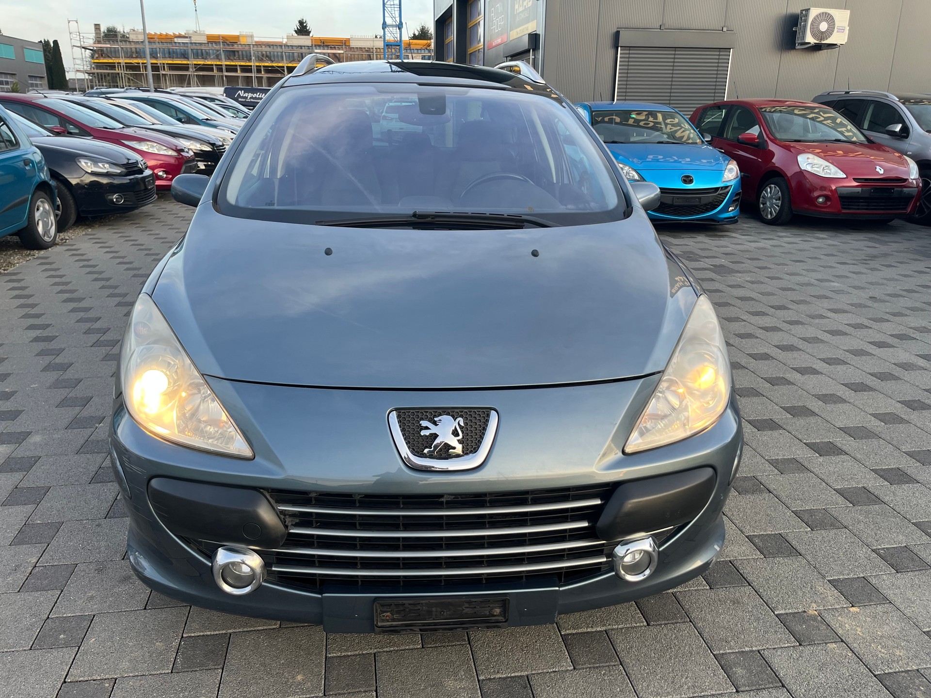 PEUGEOT 307 SW 2.0 16V XS-image-4