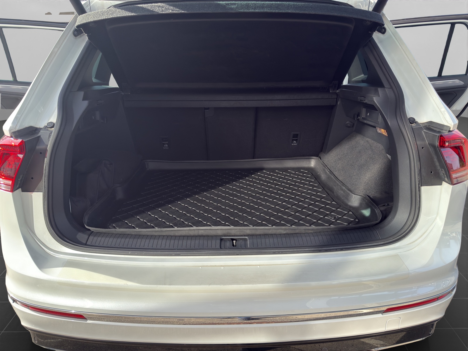 VW Tiguan 2.0 TDI SCR Highline 4Motion DSG-image-13