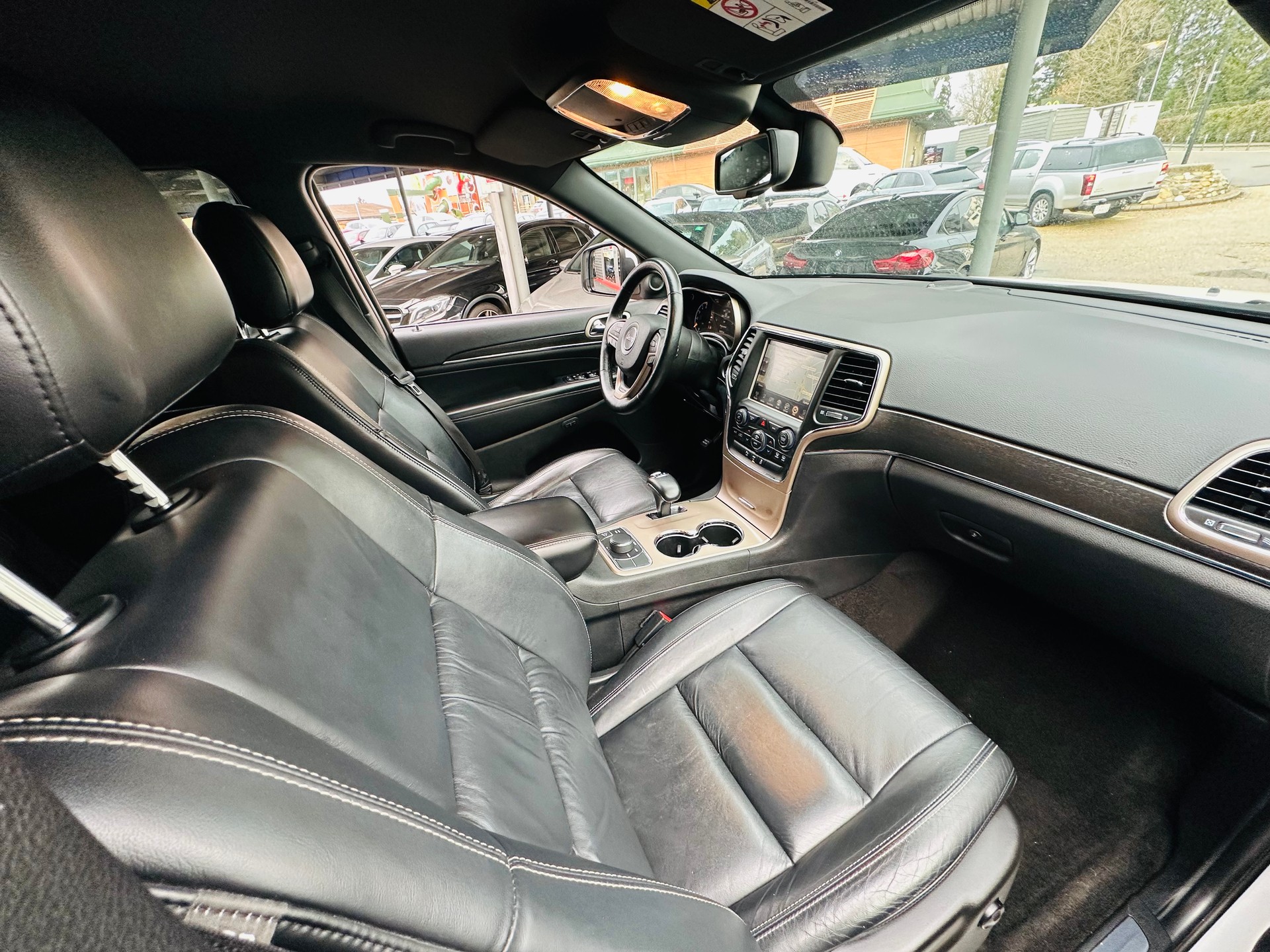 JEEP Grand Cherokee 3.0 CRD Limited Automatic-image-12
