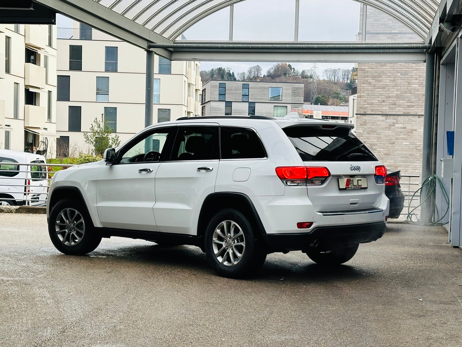 JEEP Grand Cherokee 3.0 CRD Limited Automatic-image-5