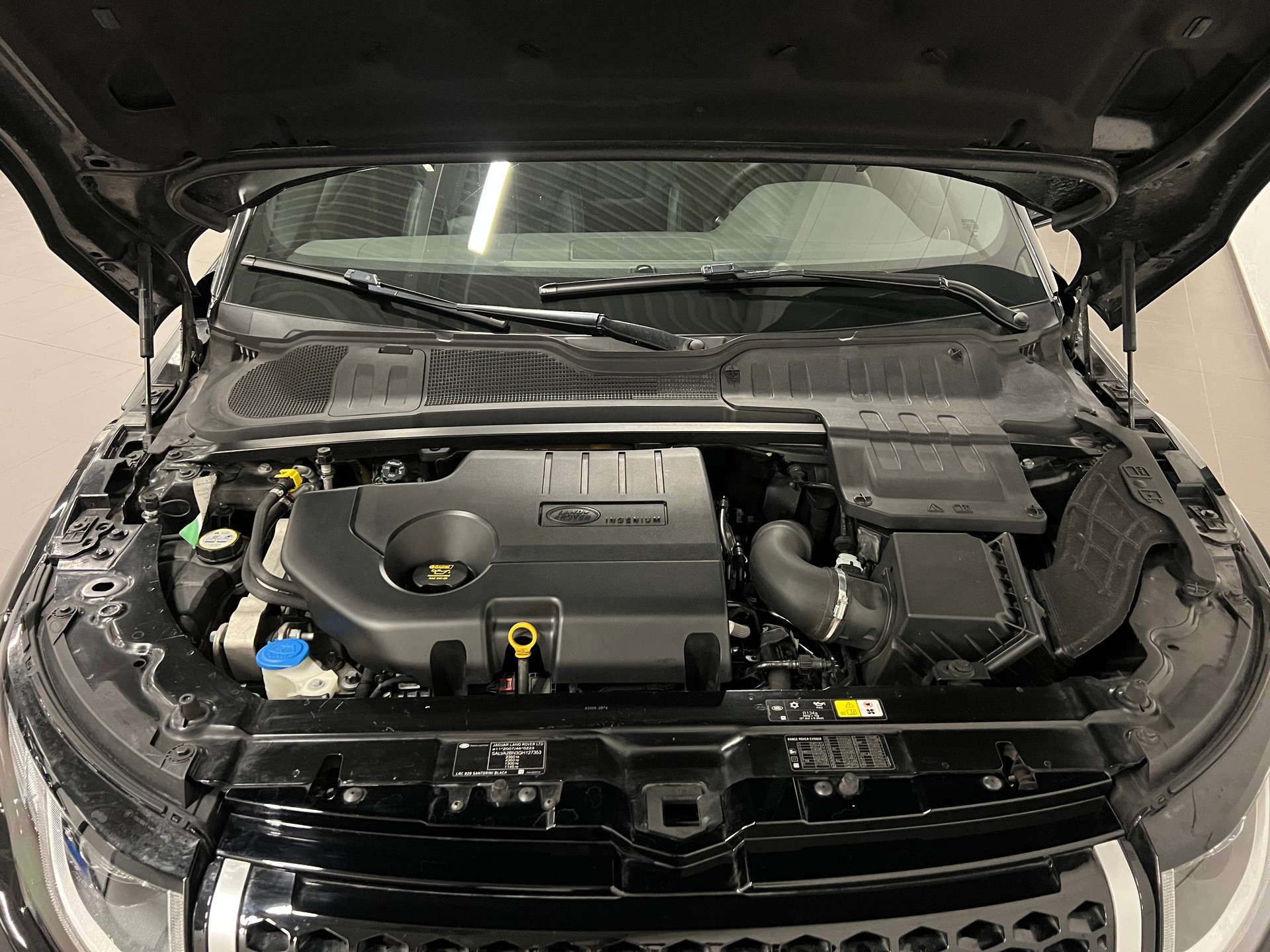 LAND ROVER Range Rover Evoque 2.0 TD4 HSE AT9-image-29