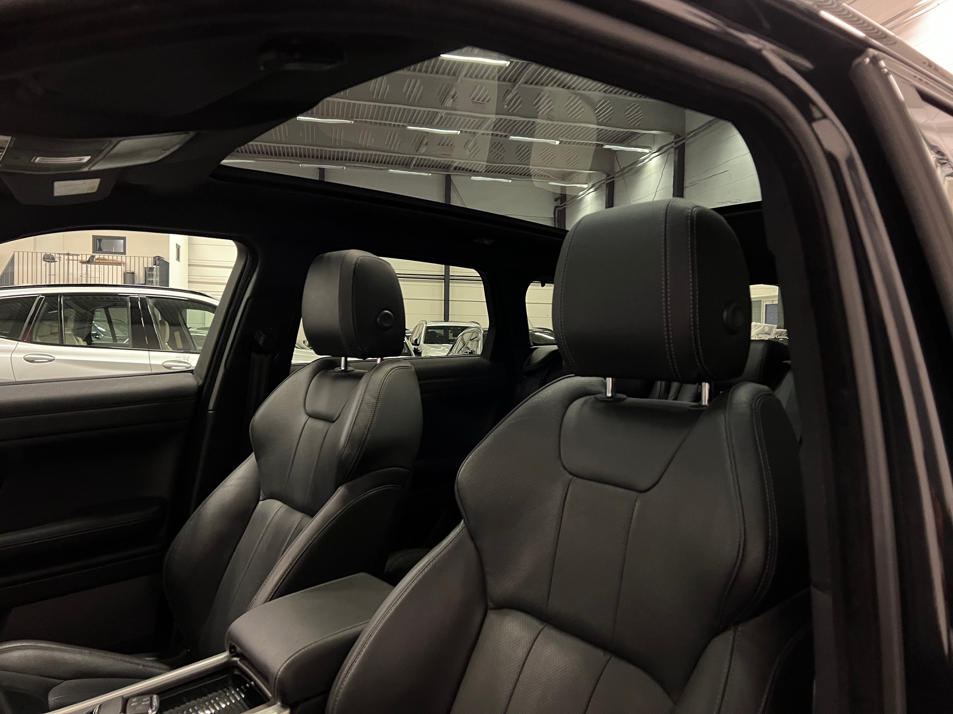 LAND ROVER Range Rover Evoque 2.0 TD4 HSE AT9-image-17