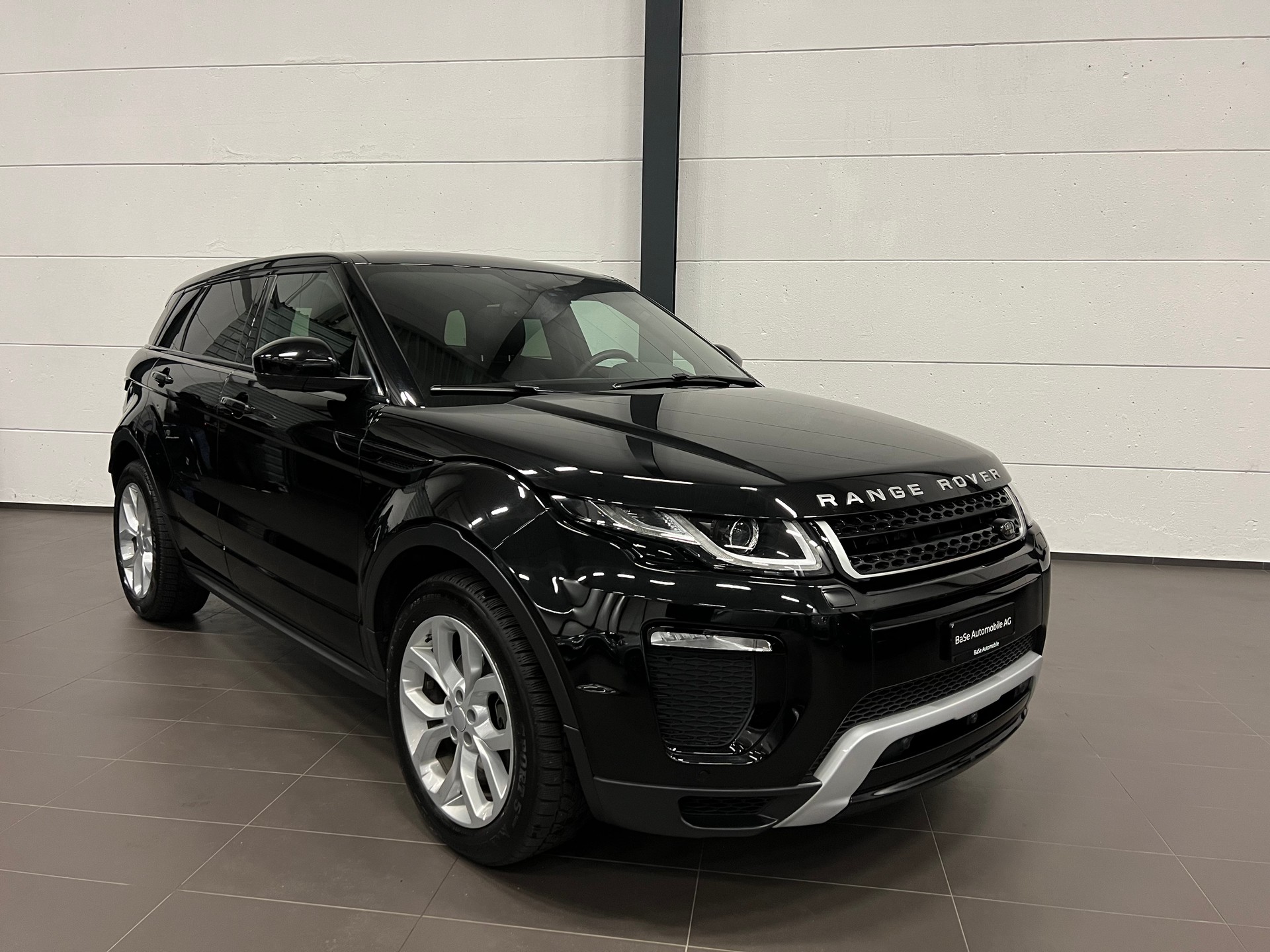LAND ROVER Range Rover Evoque 2.0 TD4 HSE AT9-image-1