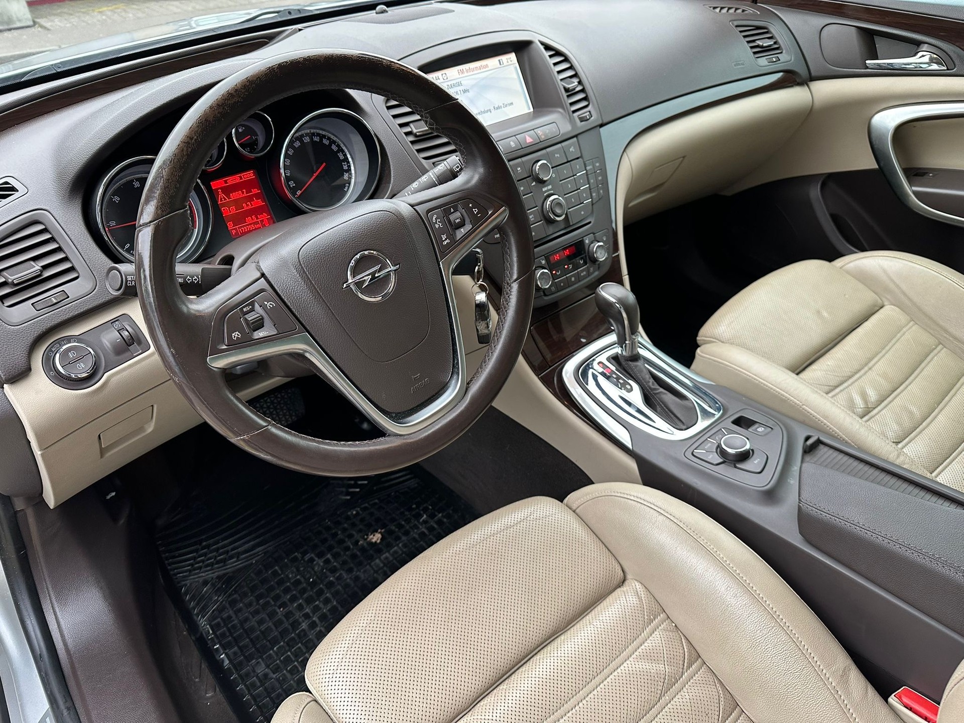 OPEL Insignia ST 2.0 CDTI Cosmo 4WD Aut.-image-9