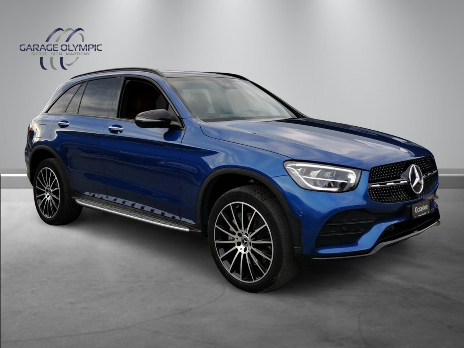 MERCEDES-BENZ GLC 300 e AMG Line 4Matic 9G-Tronic-image-2