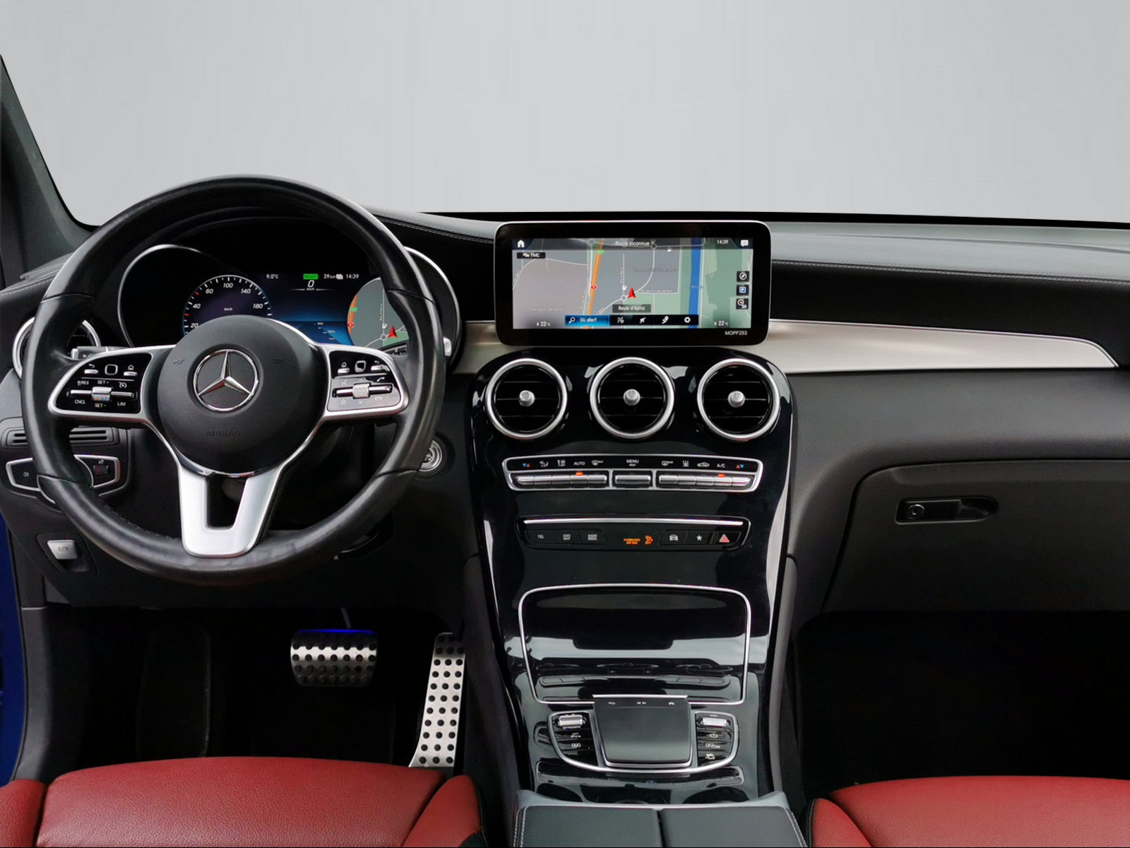 MERCEDES-BENZ GLC 300 e AMG Line 4Matic 9G-Tronic-image-6