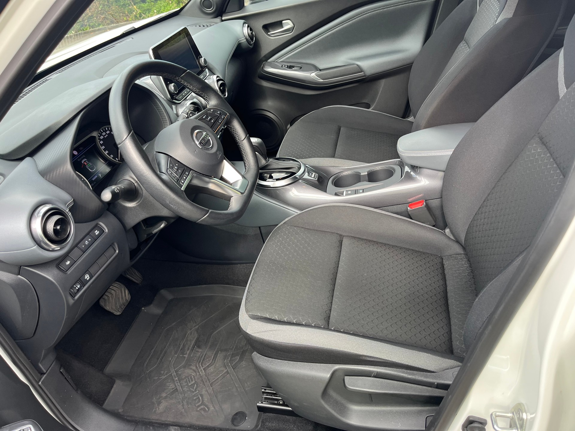 NISSAN Juke 1.0 DIG-T Enigma DCT-image-10