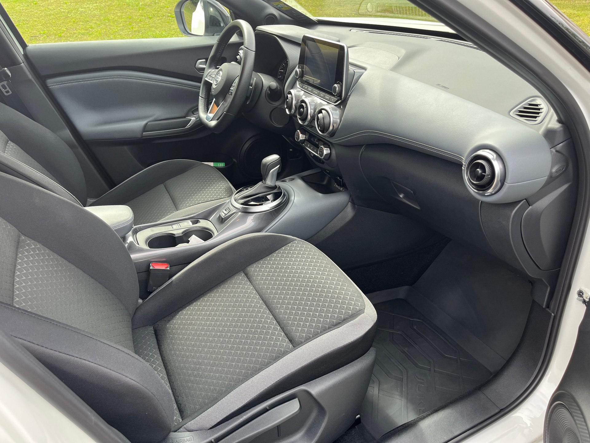 NISSAN Juke 1.0 DIG-T Enigma DCT-image-11