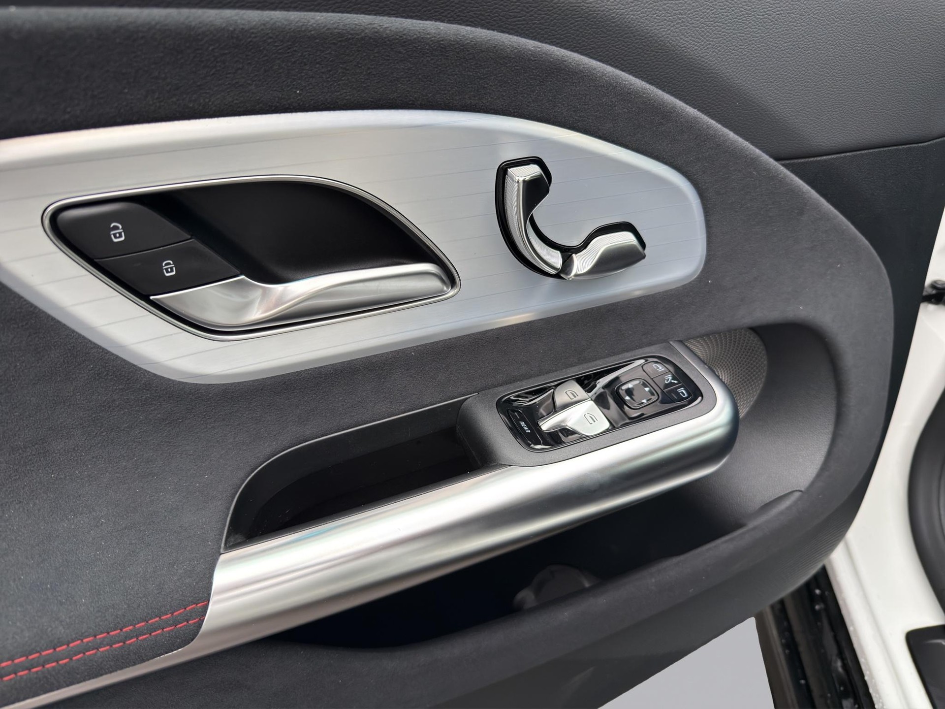 MERCEDES-BENZ CLA 220 AMG Line 4matic-image-9