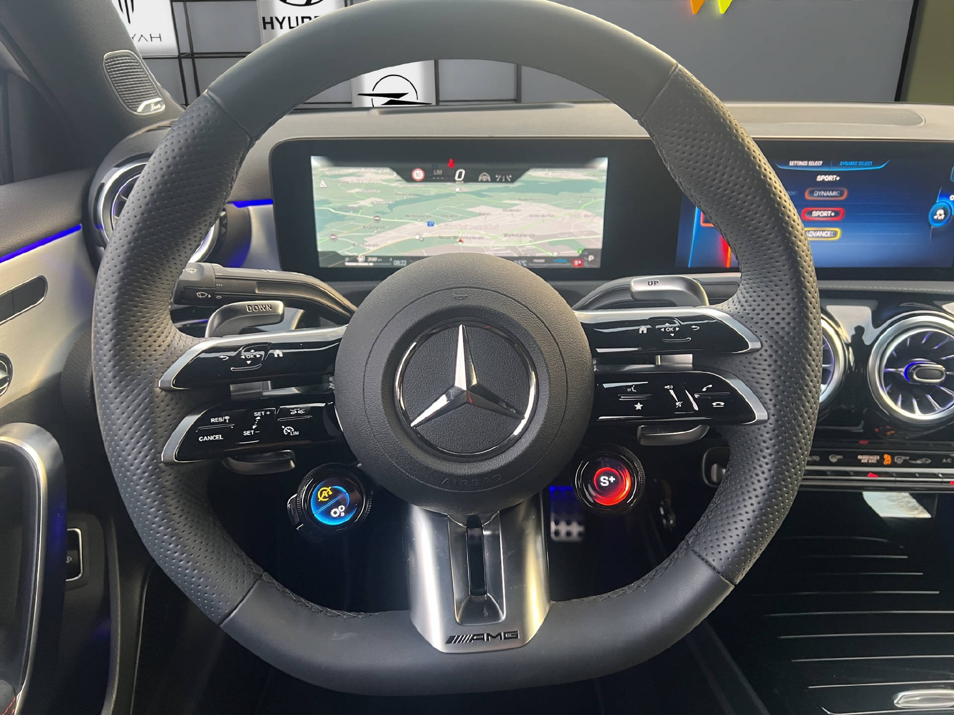 MERCEDES-BENZ A 35 AMG 4matic-image-9