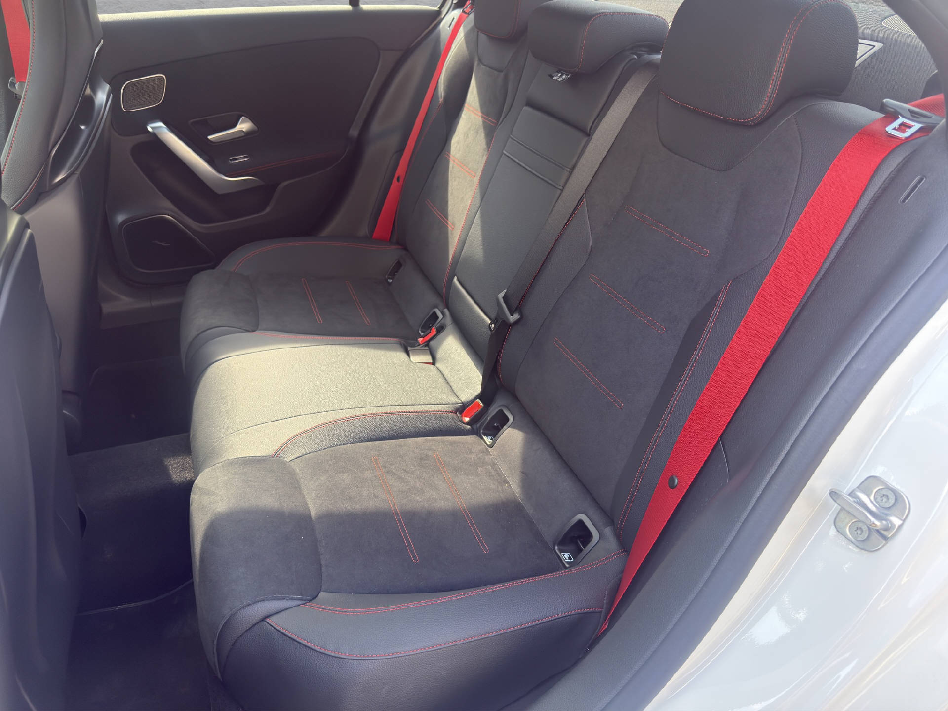 MERCEDES-BENZ A 35 AMG 4matic-image-9