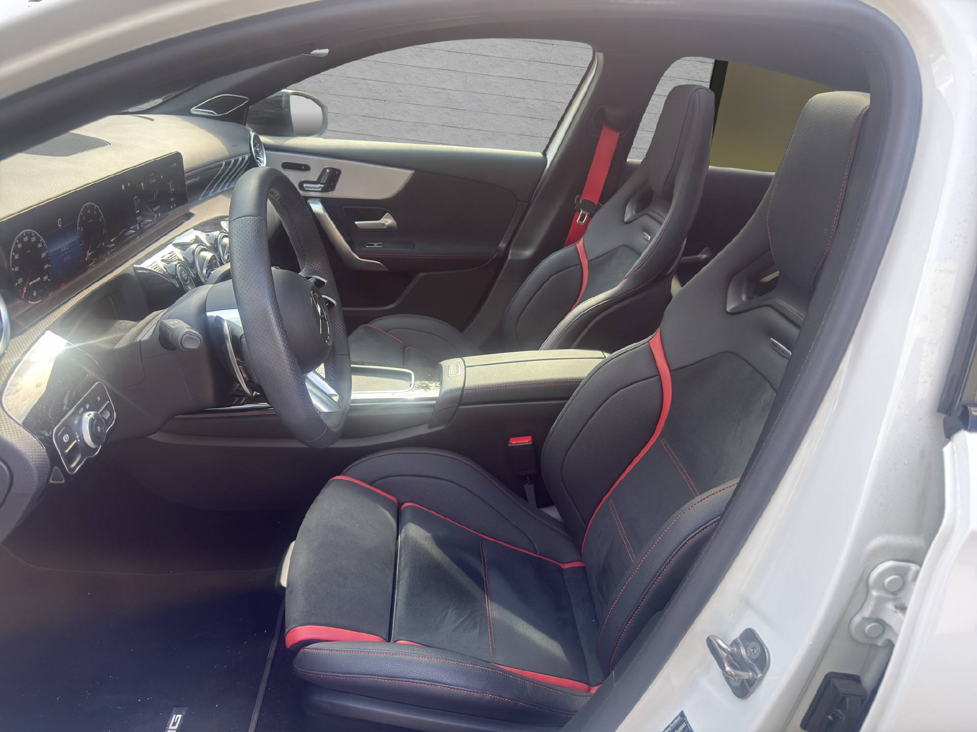 MERCEDES-BENZ A 35 AMG 4matic-image-8