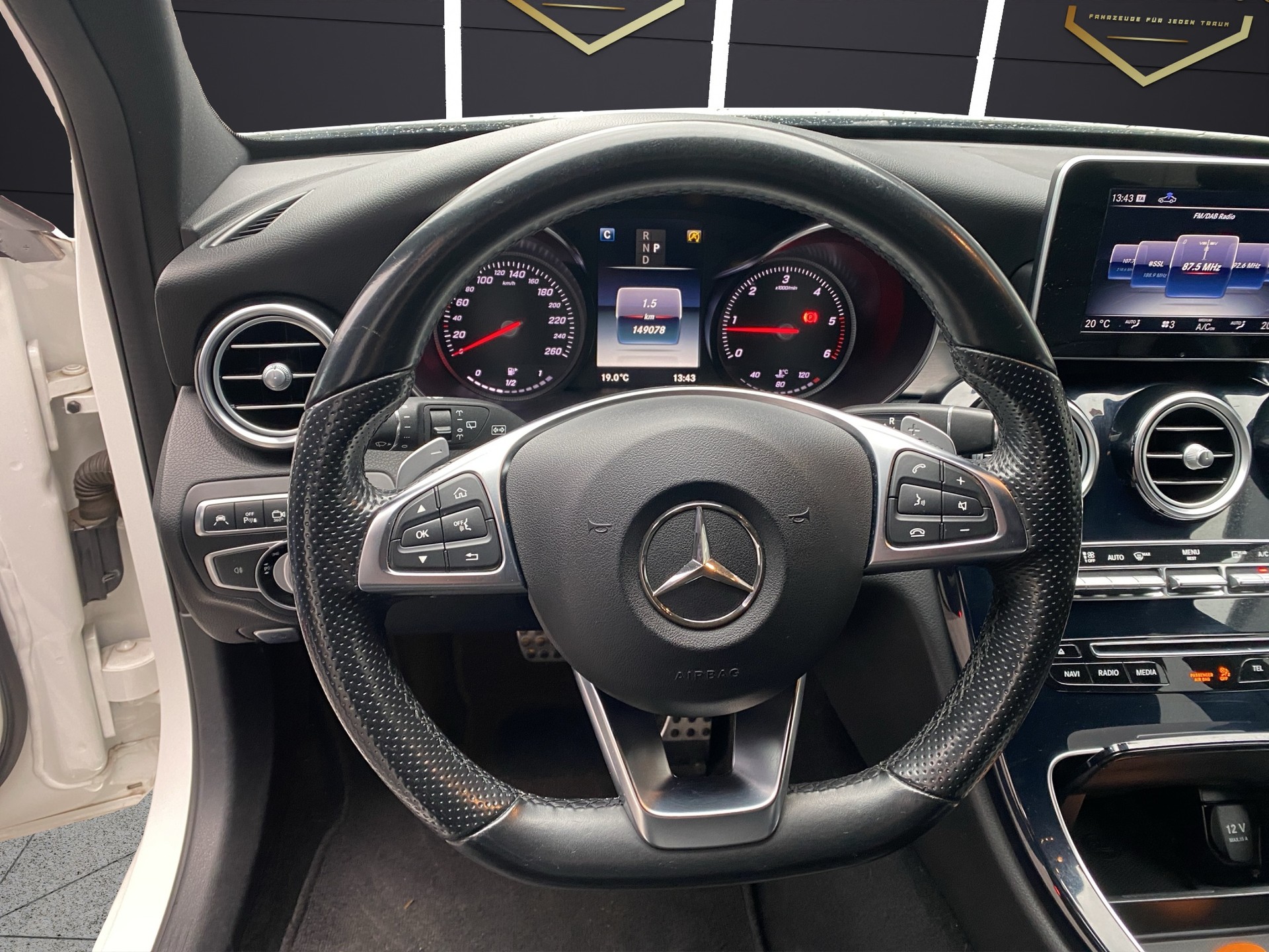 MERCEDES-BENZ C 250 d Swiss Star AMG Line 4Matic 9G-Tronic-image-11