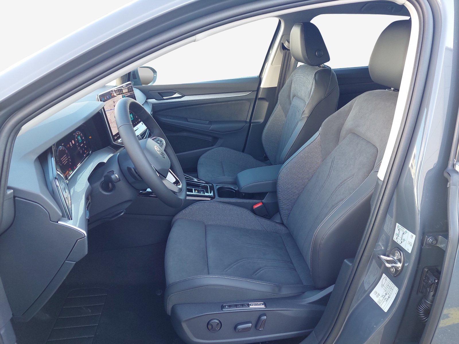 VW Golf 1.5 TSI PHEV Style-image-7