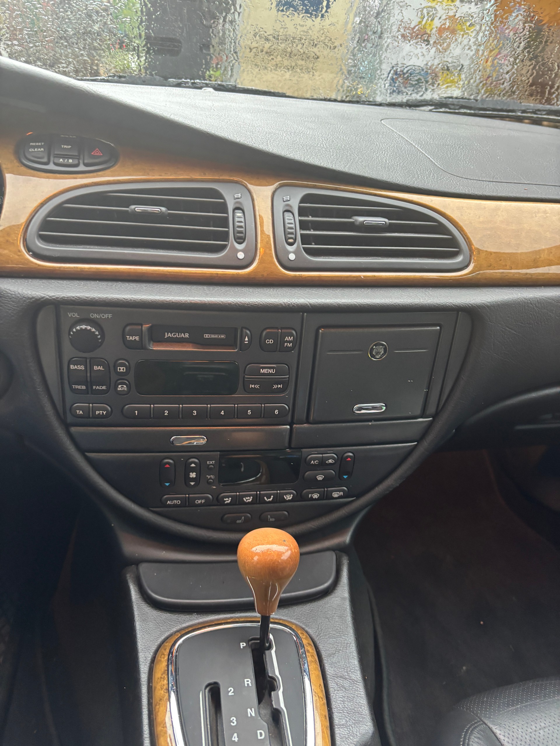 JAGUAR S-Type 4.0 V8-image-7