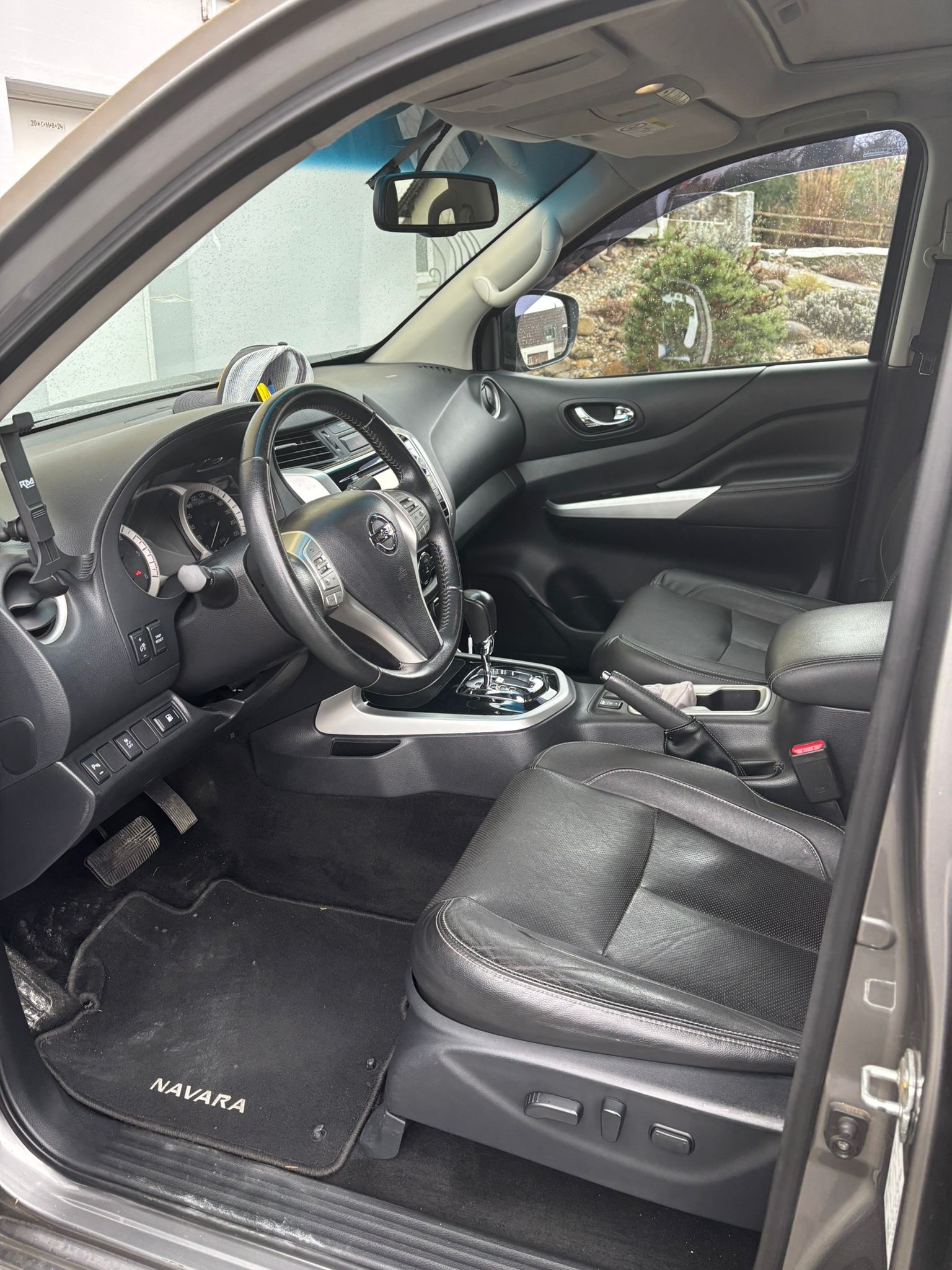 NISSAN Navara Double Cab N-Connecta 2.3 dCi 4WD Automatic-image-3