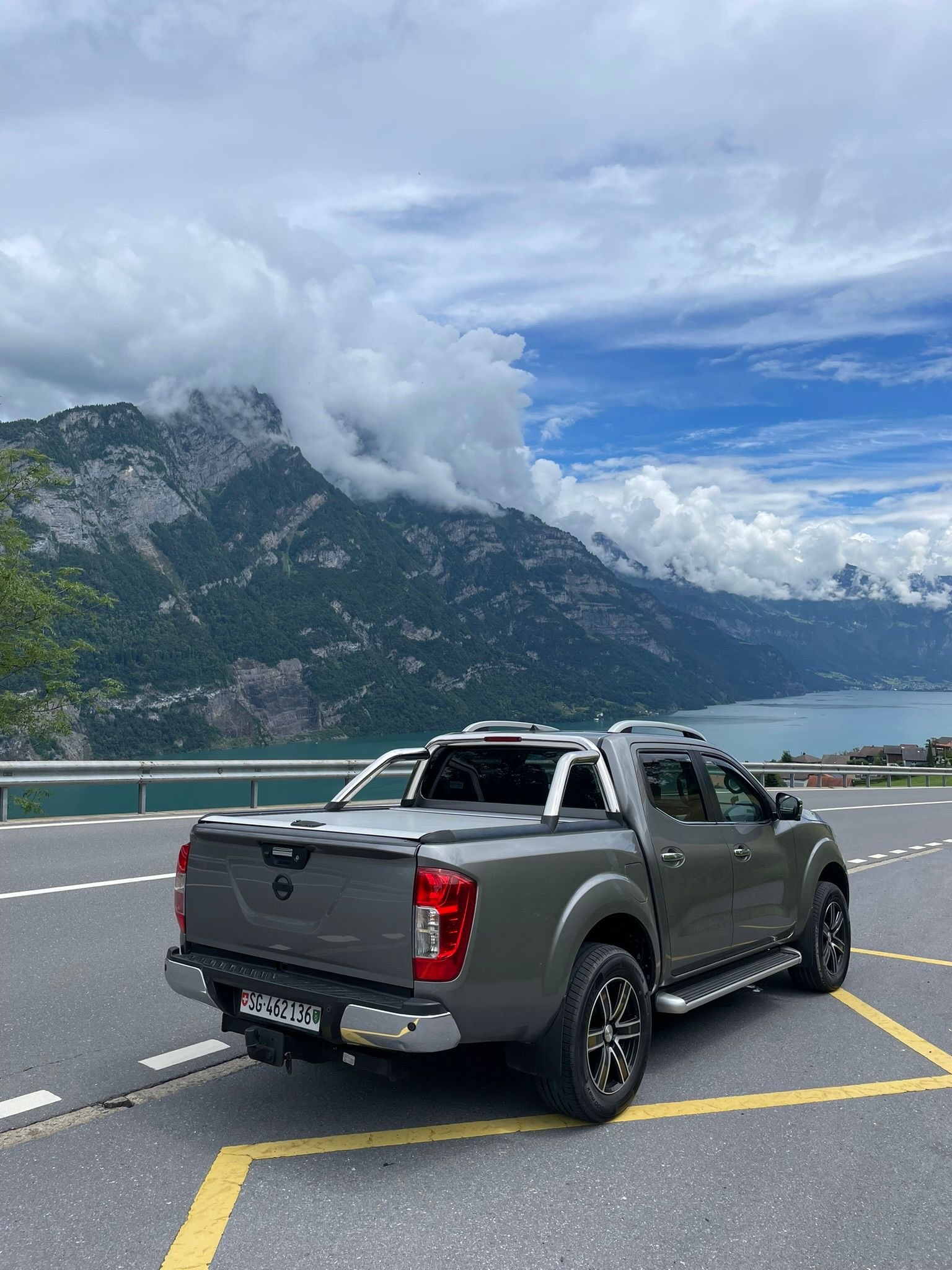 NISSAN Navara Double Cab N-Connecta 2.3 dCi 4WD Automatic-image-1