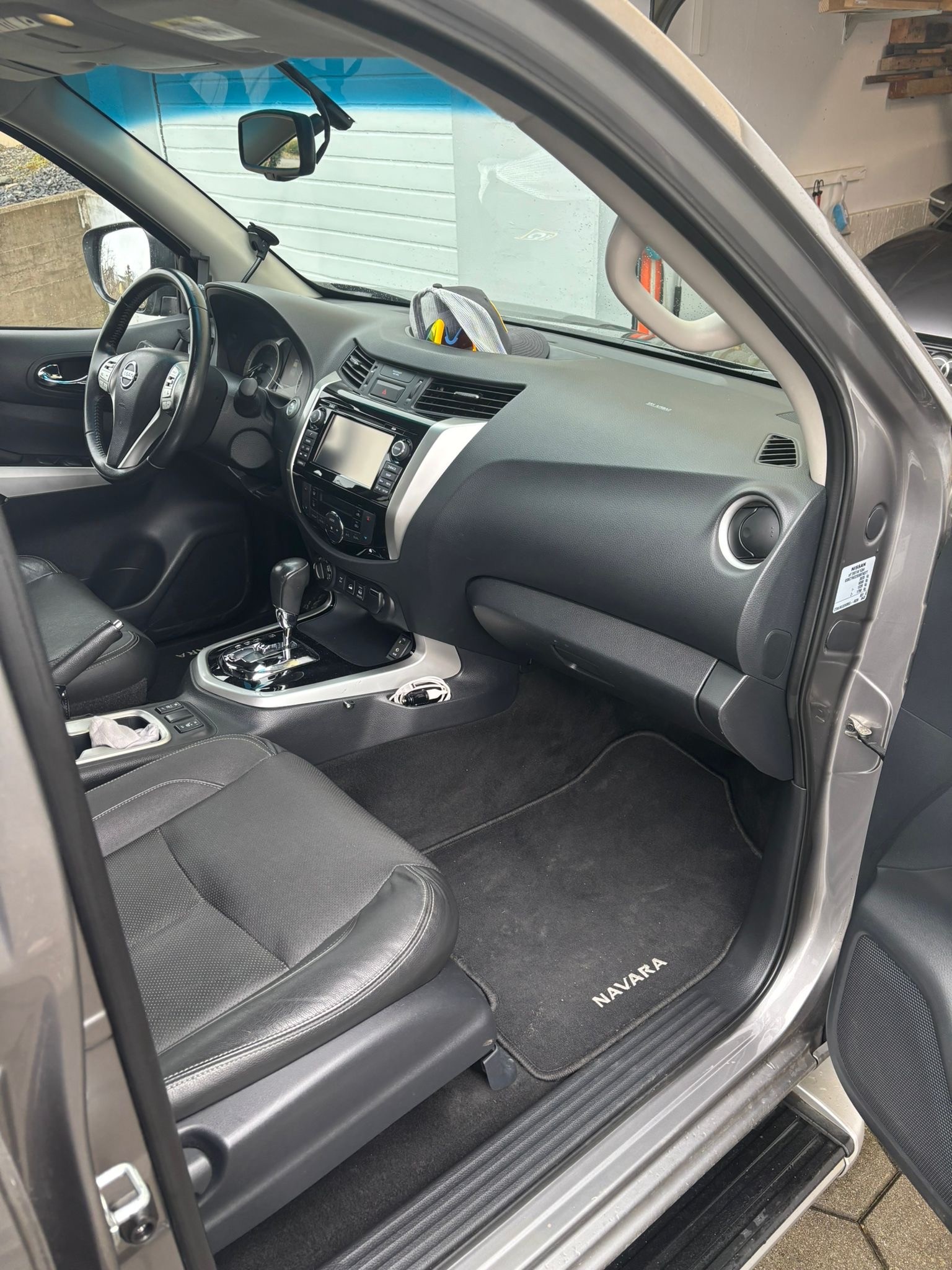 NISSAN Navara Double Cab N-Connecta 2.3 dCi 4WD Automatic-image-4