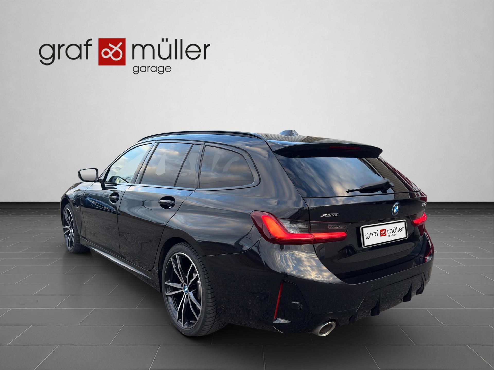 BMW 320e xDrive M-Sport Touring-image-15