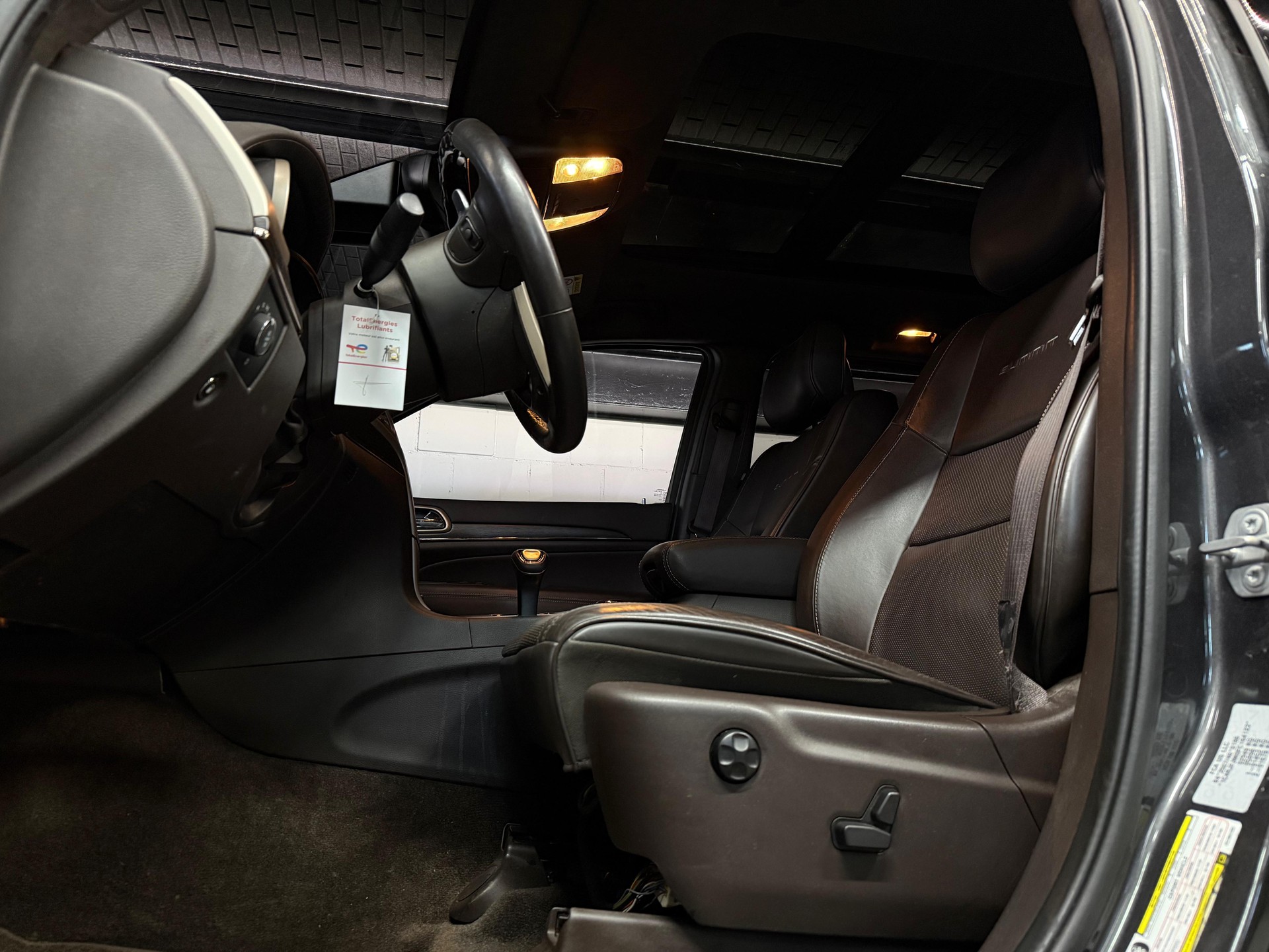 JEEP Grand Cherokee 3.0 CRD Summit Automat / Alcantara-Dachhimmel / Aus Erster Hand / Voll-Ausstattung / AHK-image-11