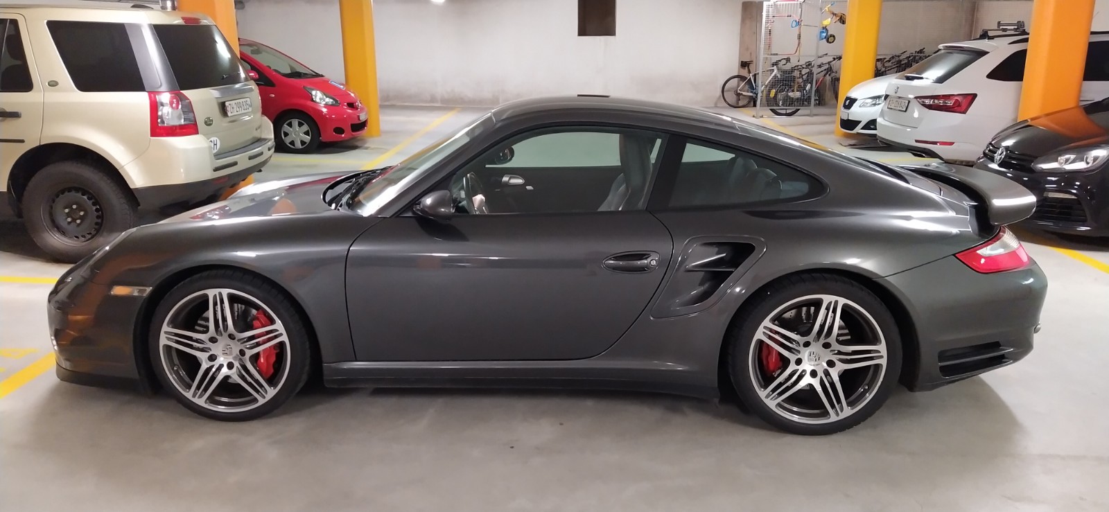 PORSCHE Turbo-image-1