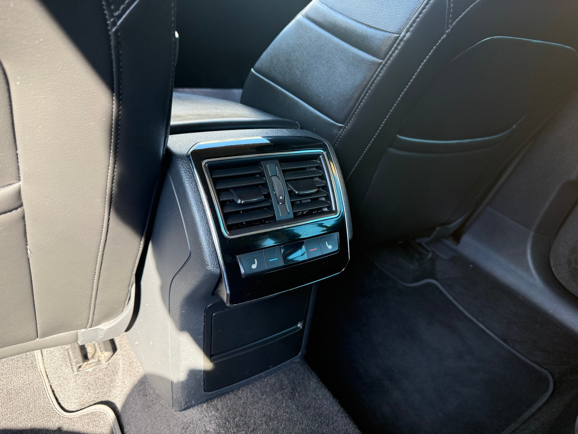 SKODA Superb Combi 2.0 TSI Style DSG 4x4-image-9