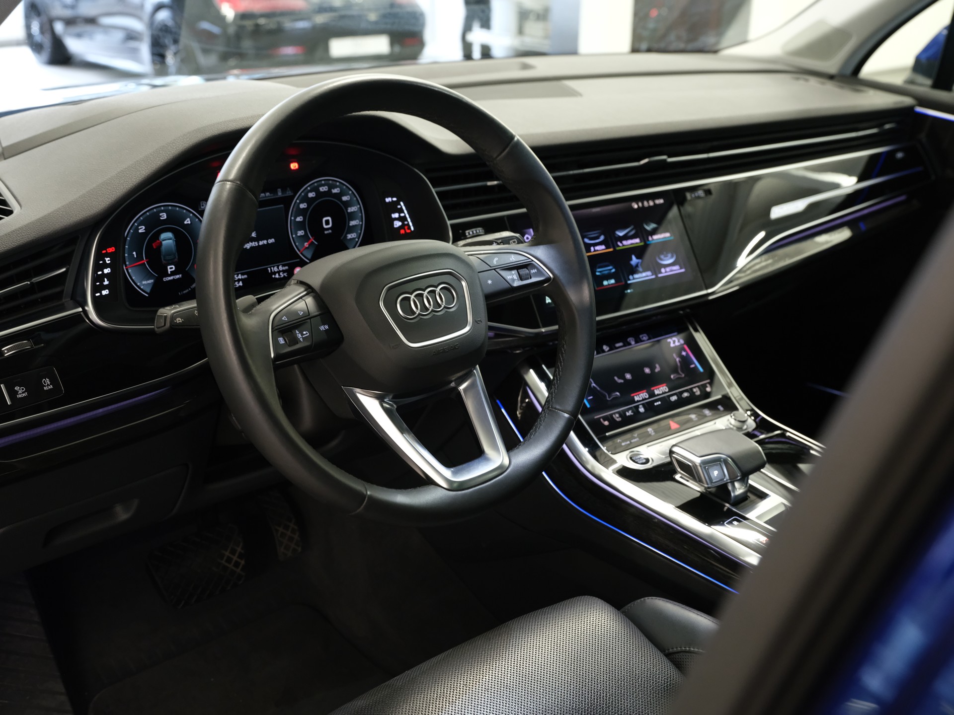 AUDI Q7 50 TDI quattro tiptronic *AHK* *Pano.* *Head-Up Display* *360° Kamera*-image-16