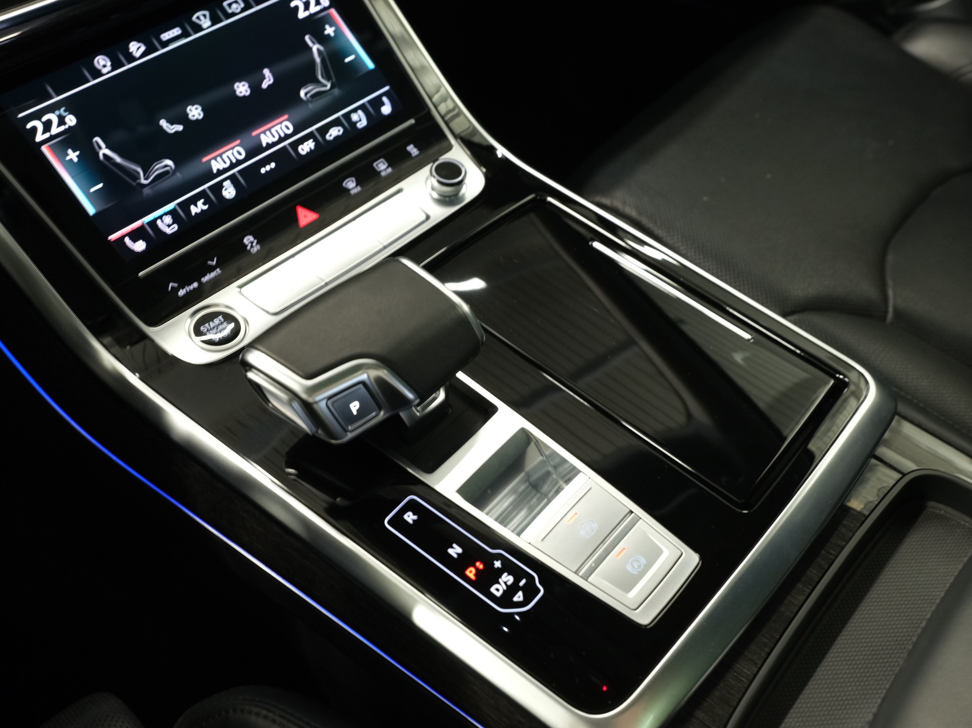 AUDI Q7 50 TDI quattro tiptronic *AHK* *Pano.* *Head-Up Display* *360° Kamera*-image-22