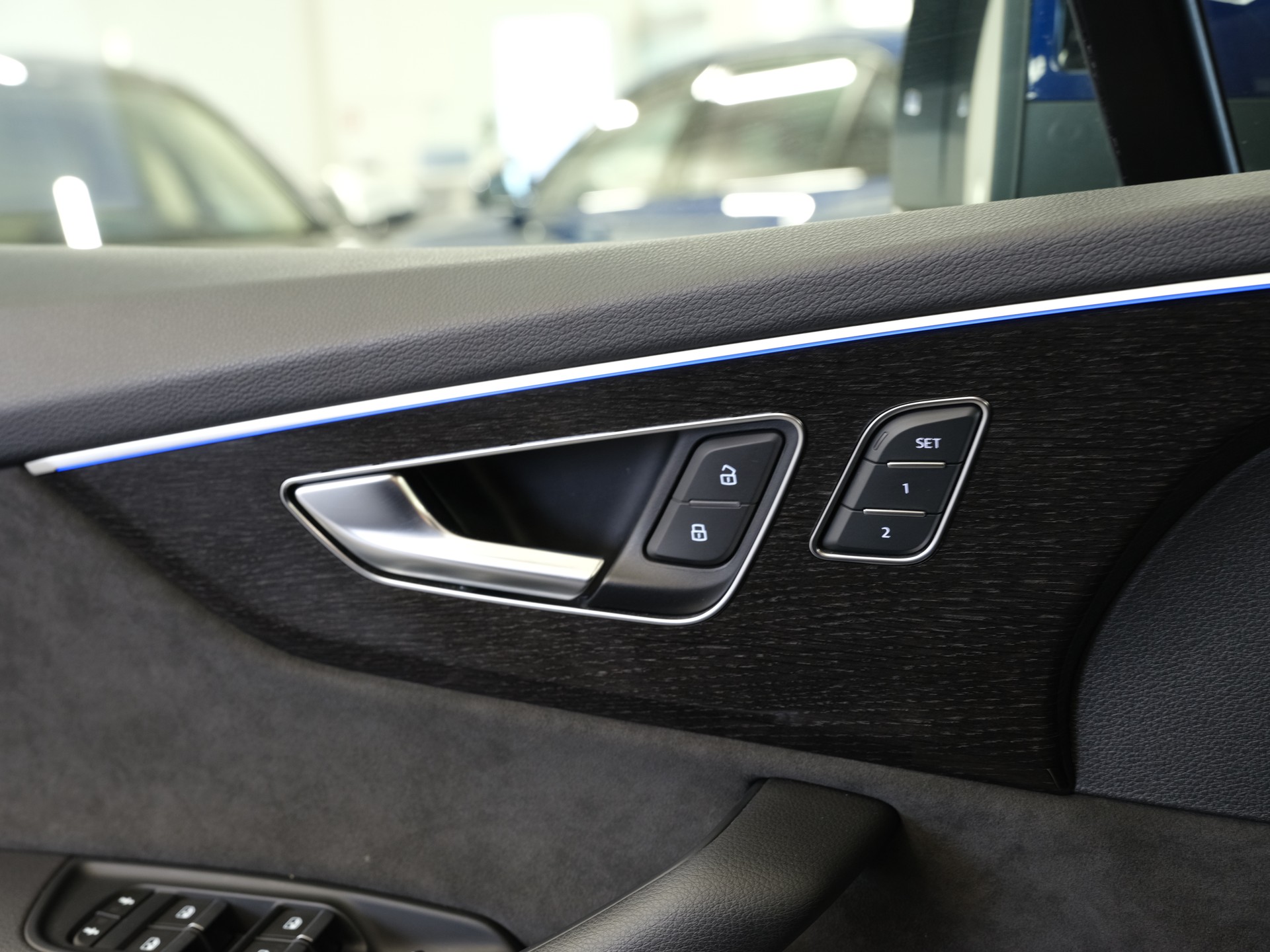 AUDI Q7 50 TDI quattro tiptronic *AHK* *Pano.* *Head-Up Display* *360° Kamera*-image-25