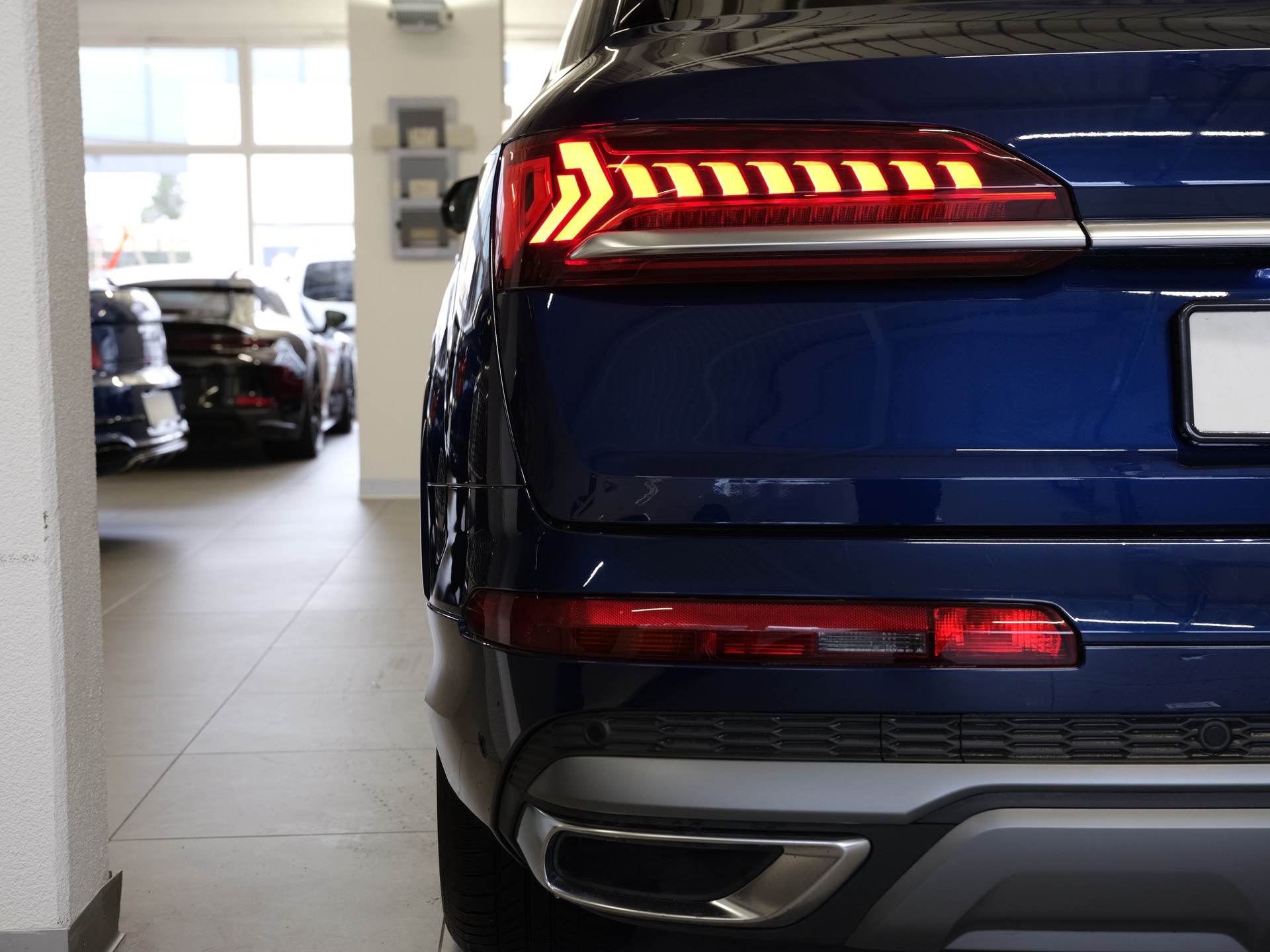 AUDI Q7 50 TDI quattro tiptronic *AHK* *Pano.* *Head-Up Display* *360° Kamera*-image-10