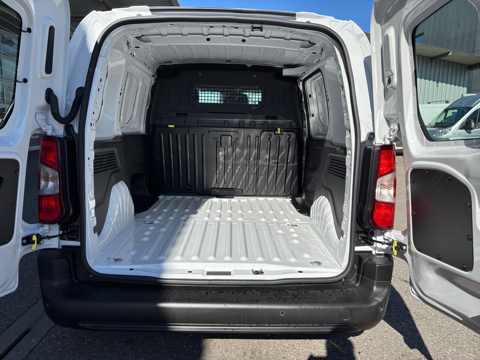 FIAT Doblo 1.5 BlueHDi L1 650kg-image-5