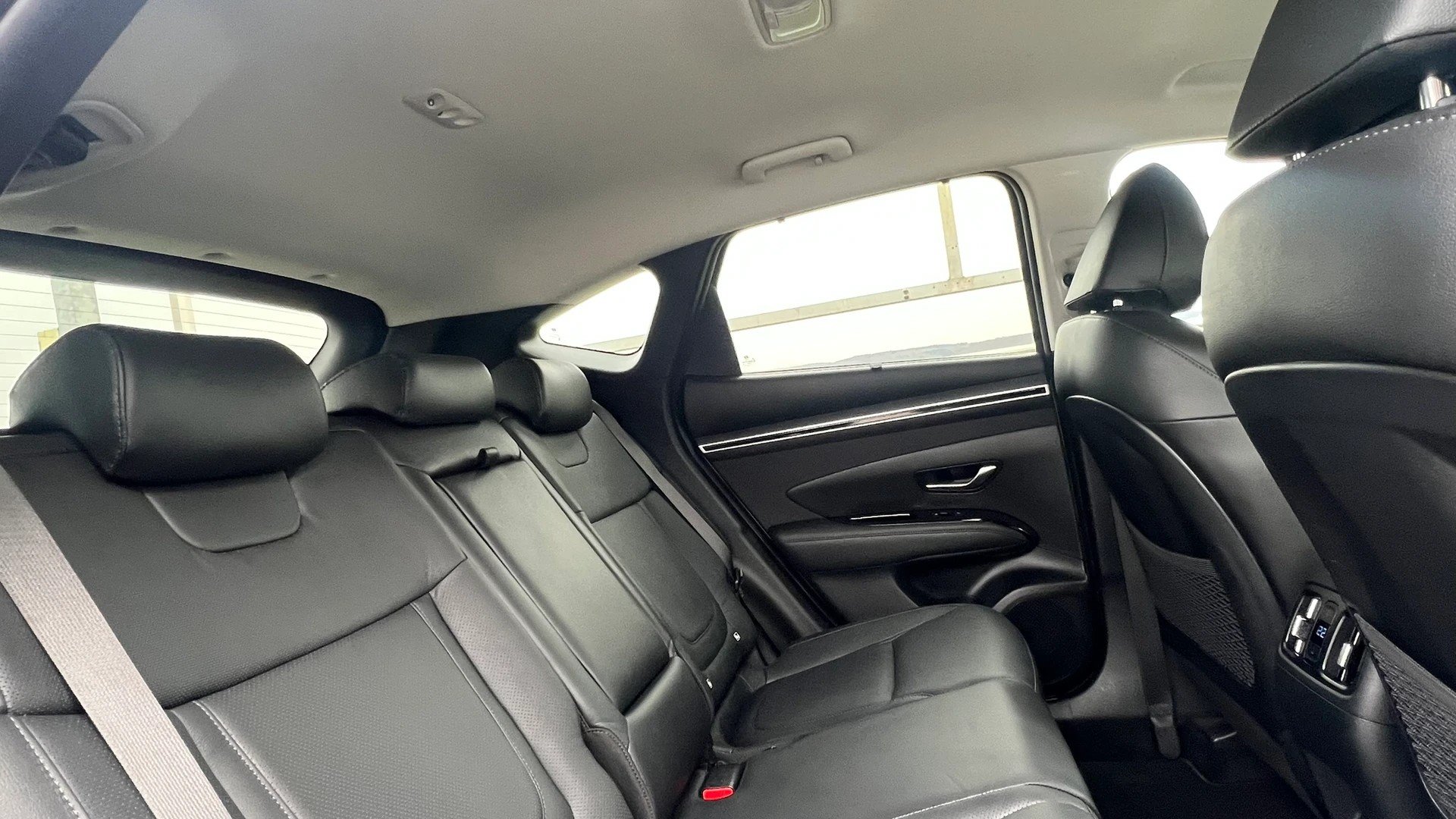 HYUNDAI TUCSON 1.6 CRDI 48V VERTEX 4WD DCT l 136 PS-image-21