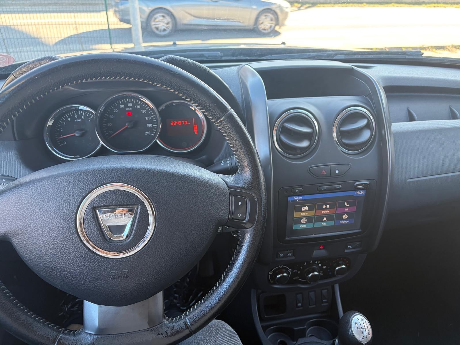 DACIA Duster 1.2 T Lauréate 4x2-image-6