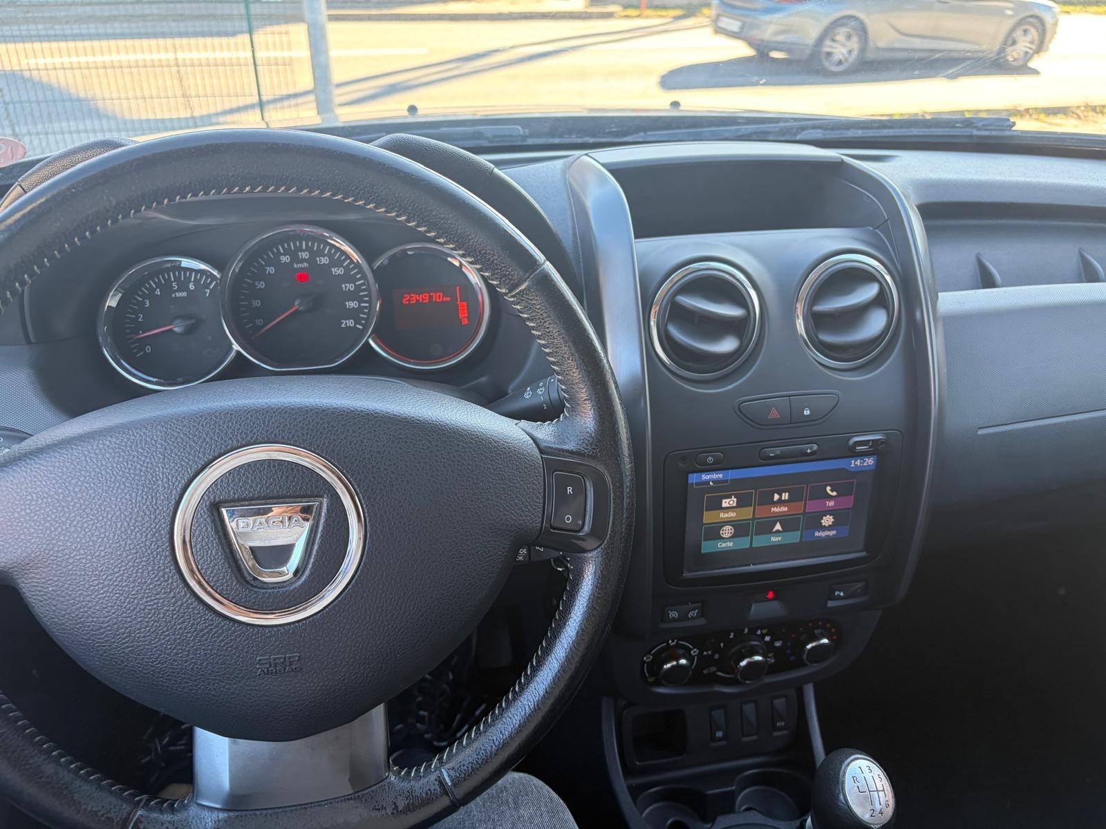 DACIA Duster 1.2 T Lauréate 4x2-image-7