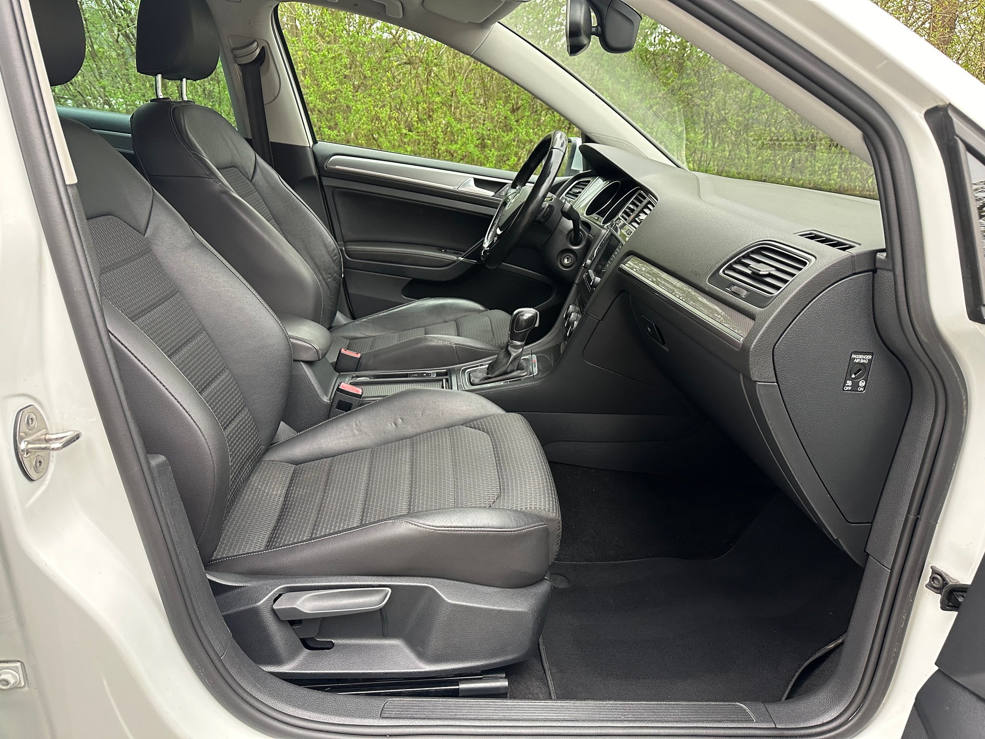 VW Golf 2.0 TDI Alltrack 4Motion-image-11