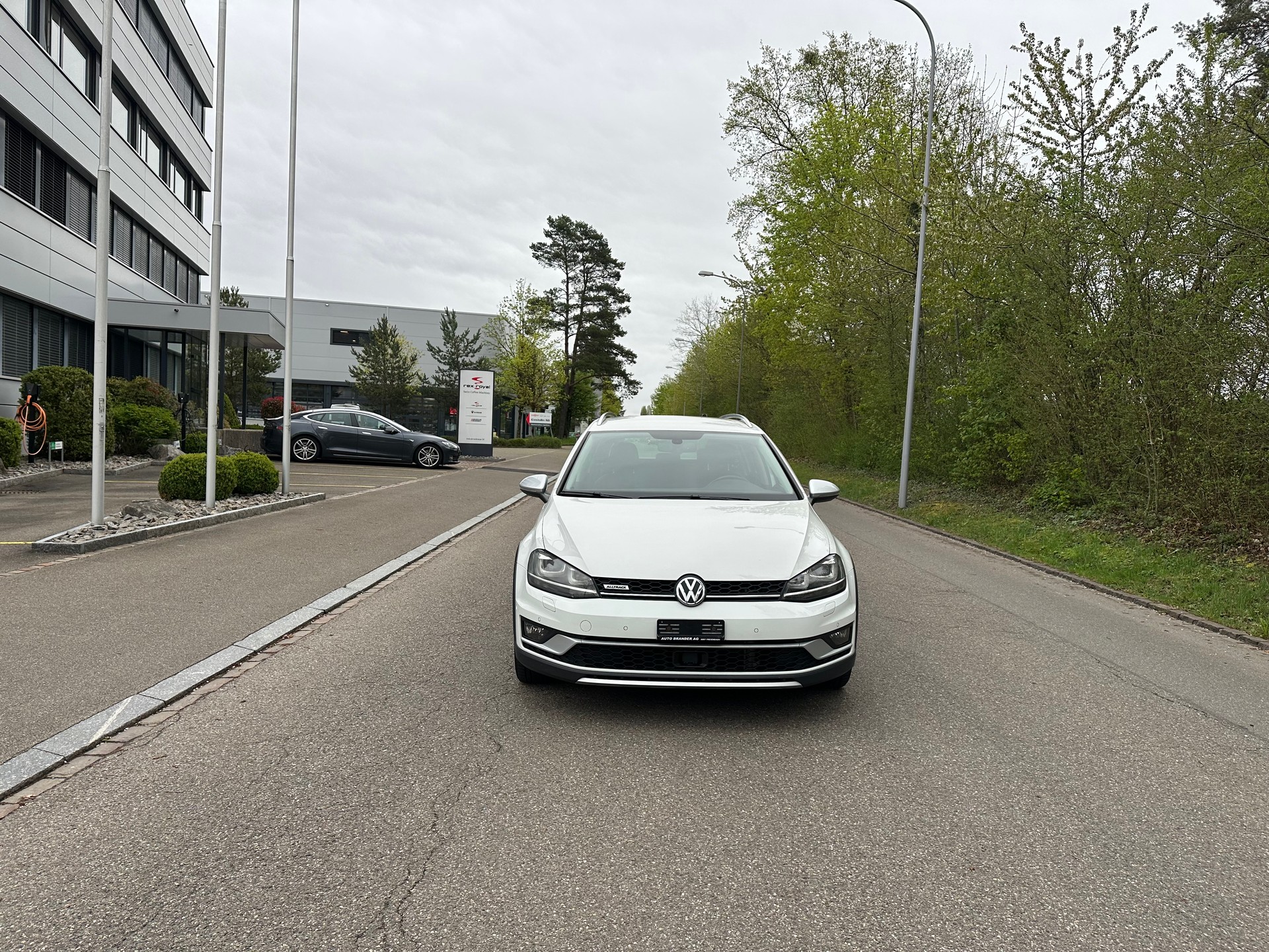 VW Golf 2.0 TDI Alltrack 4Motion-image-2