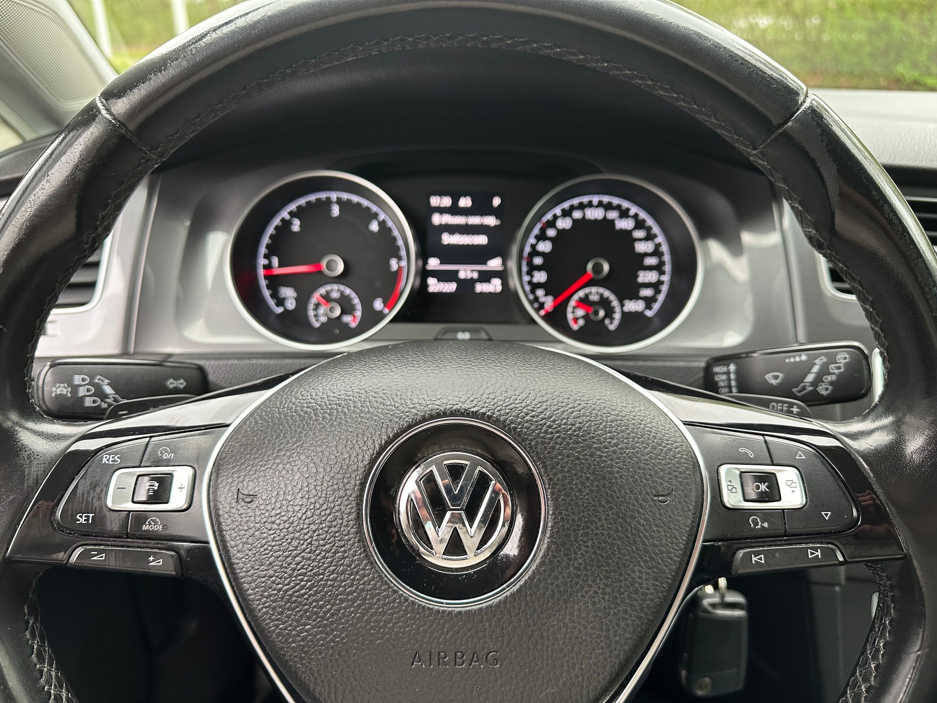 VW Golf 2.0 TDI Alltrack 4Motion-image-13