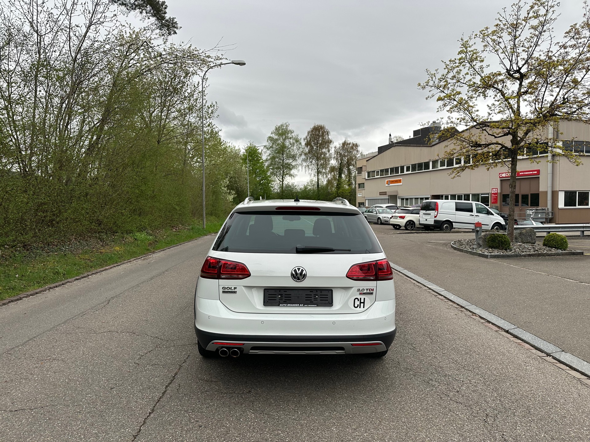 VW Golf 2.0 TDI Alltrack 4Motion-image-7