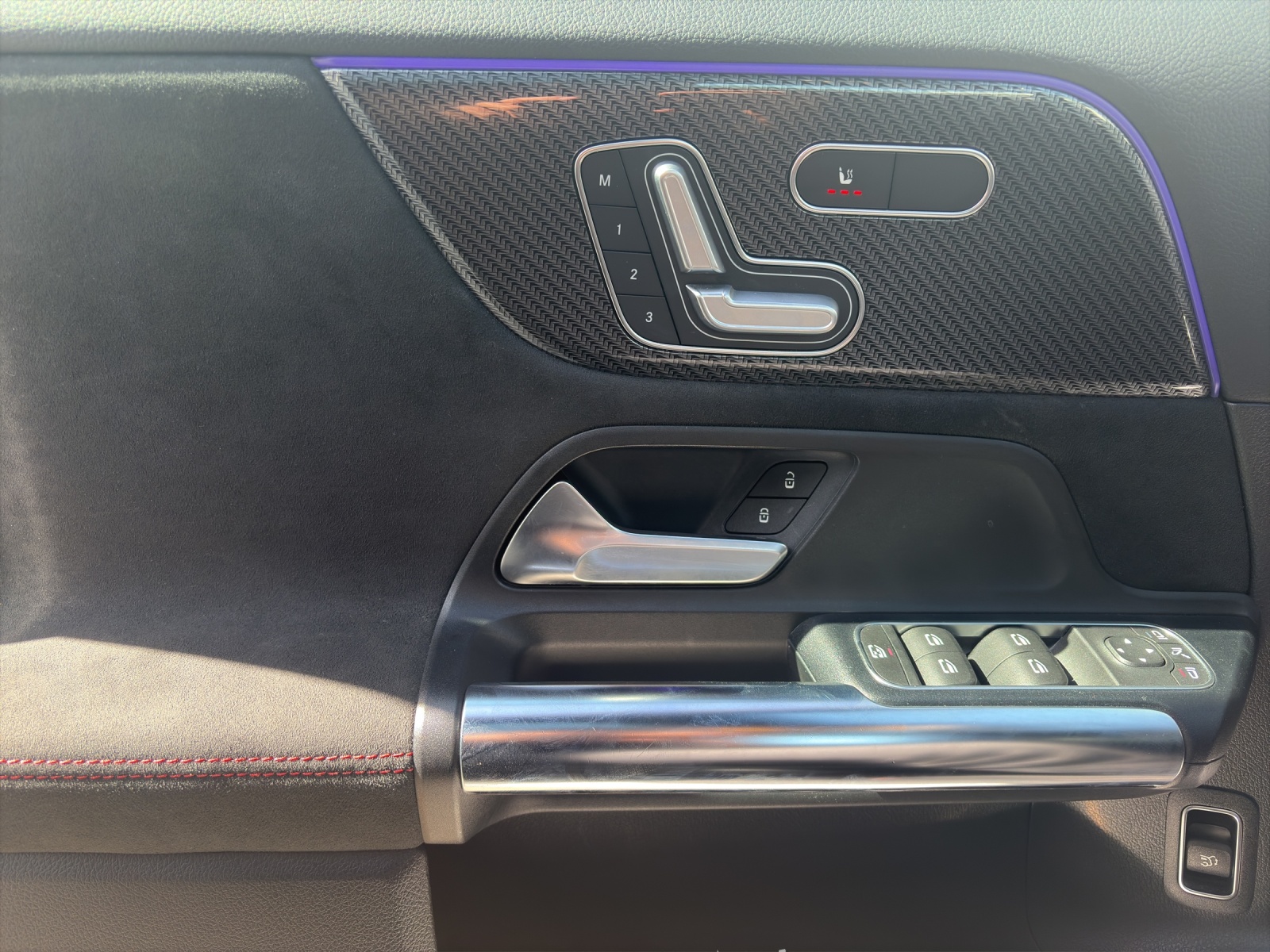 MERCEDES-BENZ GLA 200 AMG Line Edition 1. 7G-DCT-image-17