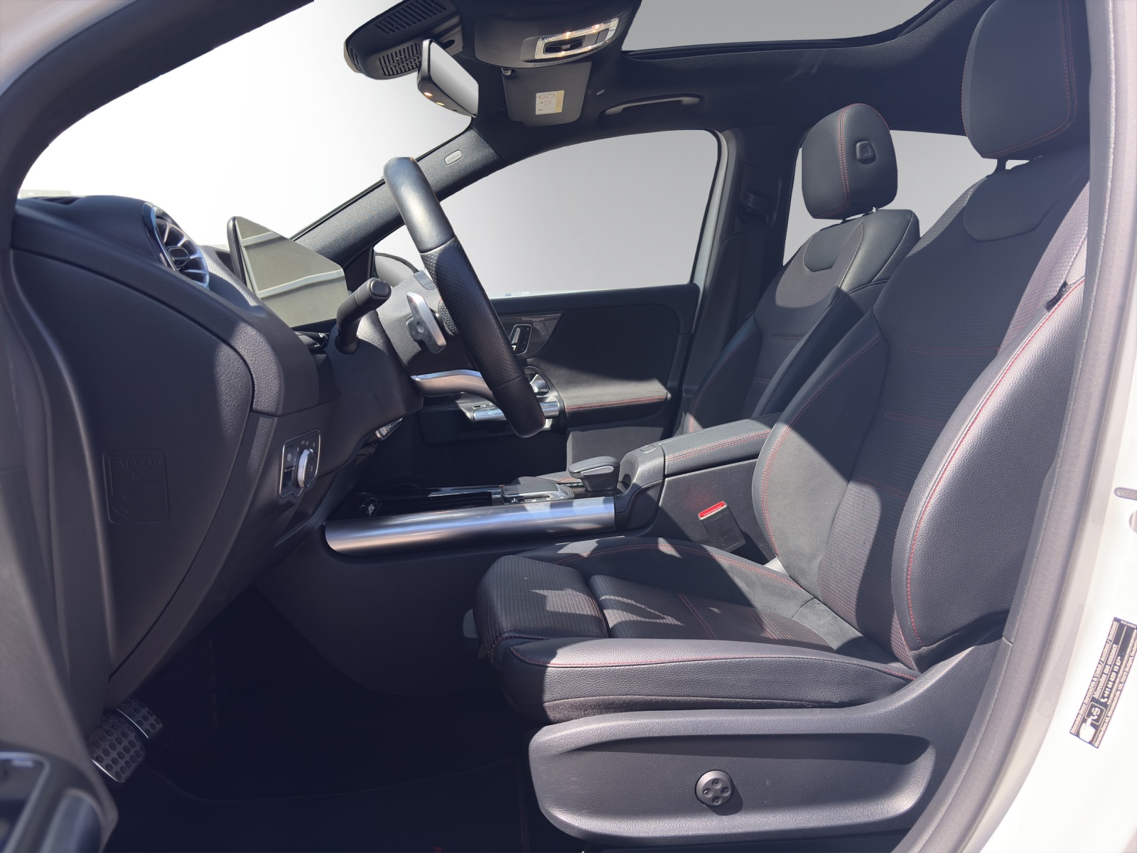 MERCEDES-BENZ GLA 200 AMG Line Edition 1. 7G-DCT-image-9