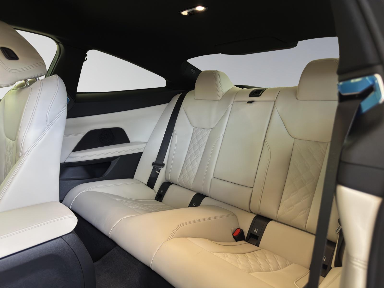 BMW M440i xDrive Coupé-image-14