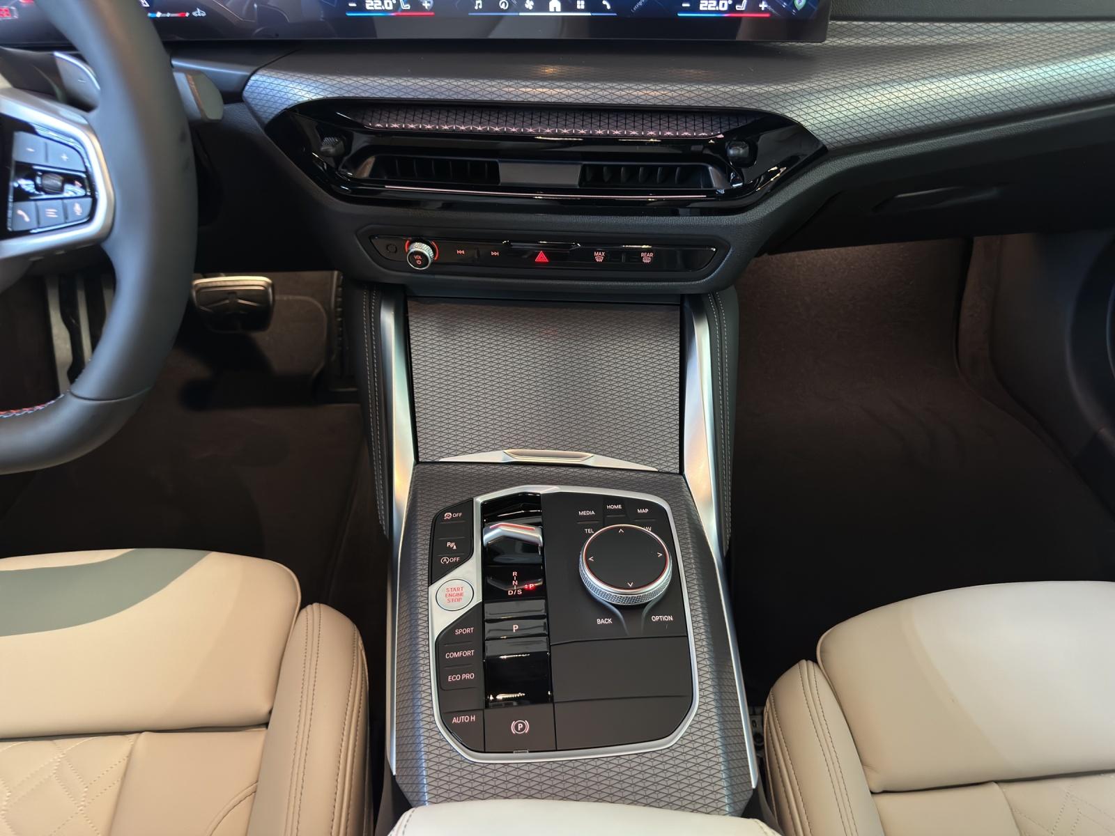 BMW M440i xDrive Coupé-image-12