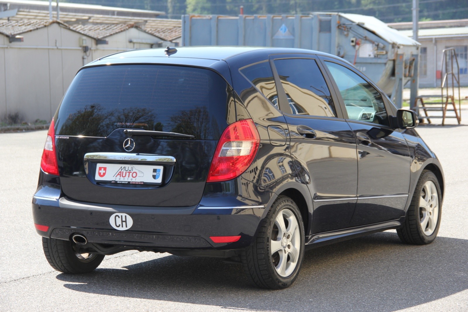 MERCEDES-BENZ A 200 Elégance Autotronic-image-4