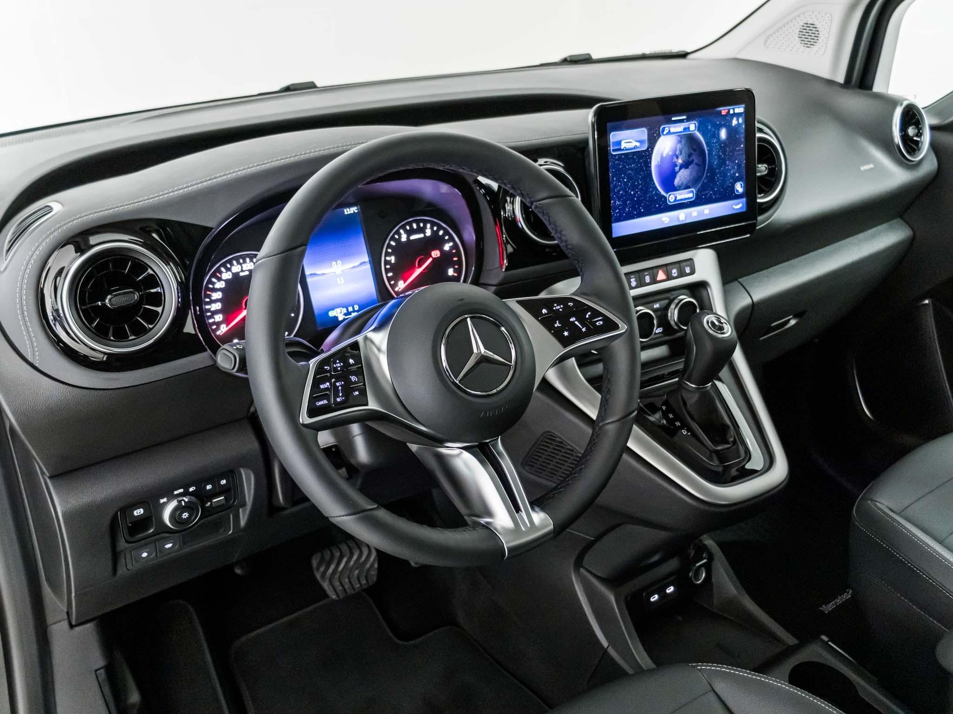 MERCEDES-BENZ T 180 d PROGRESSIVE Standard-image-8